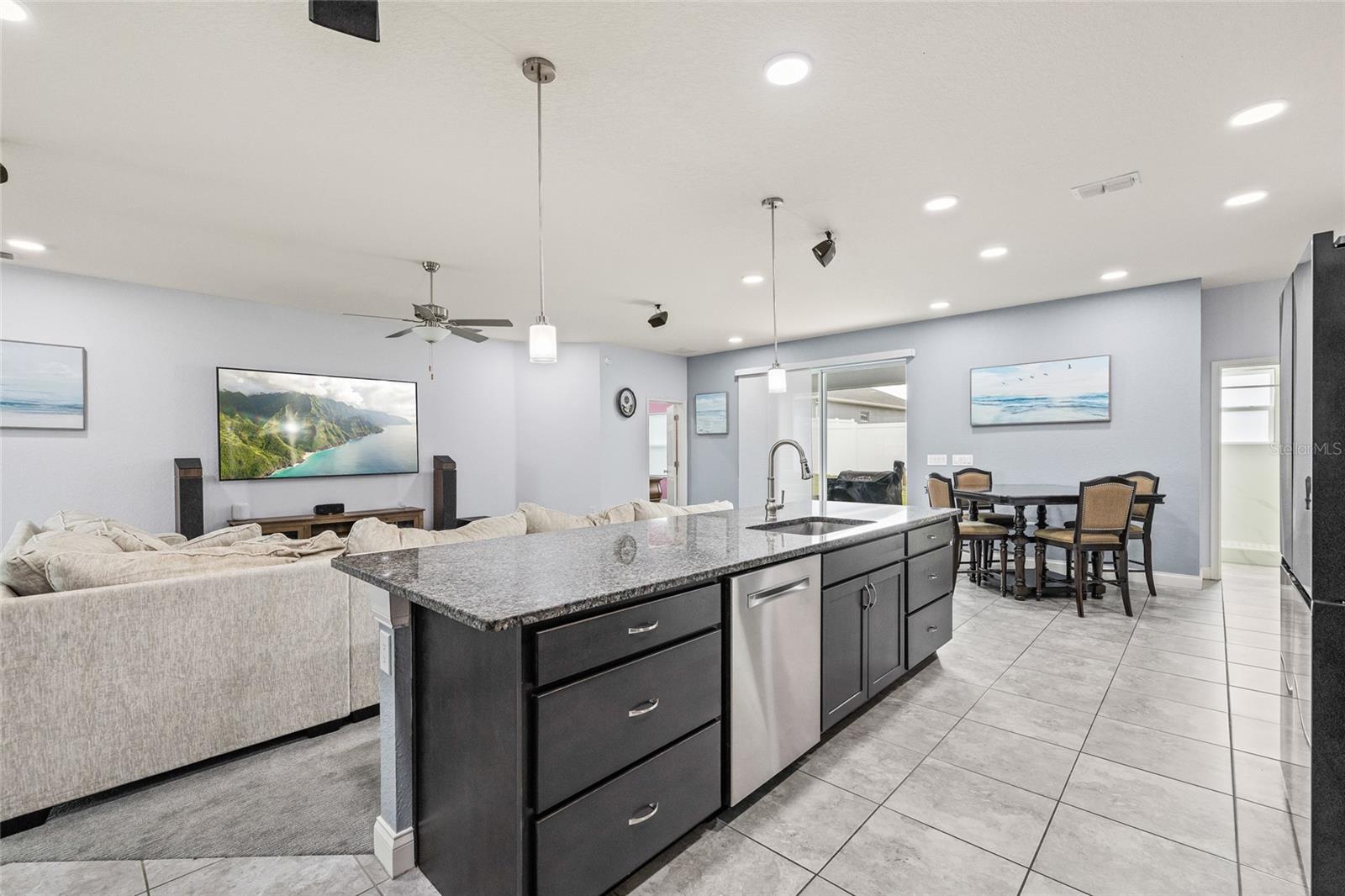 Image 20 of 48 For 5811 Valentino Way