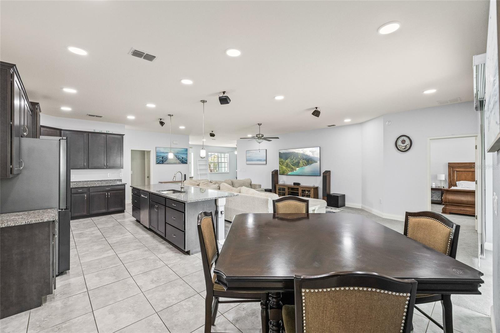 Image 21 of 48 For 5811 Valentino Way