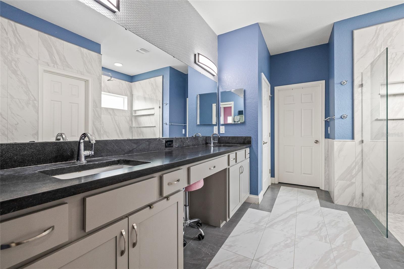 Image 30 of 48 For 5811 Valentino Way