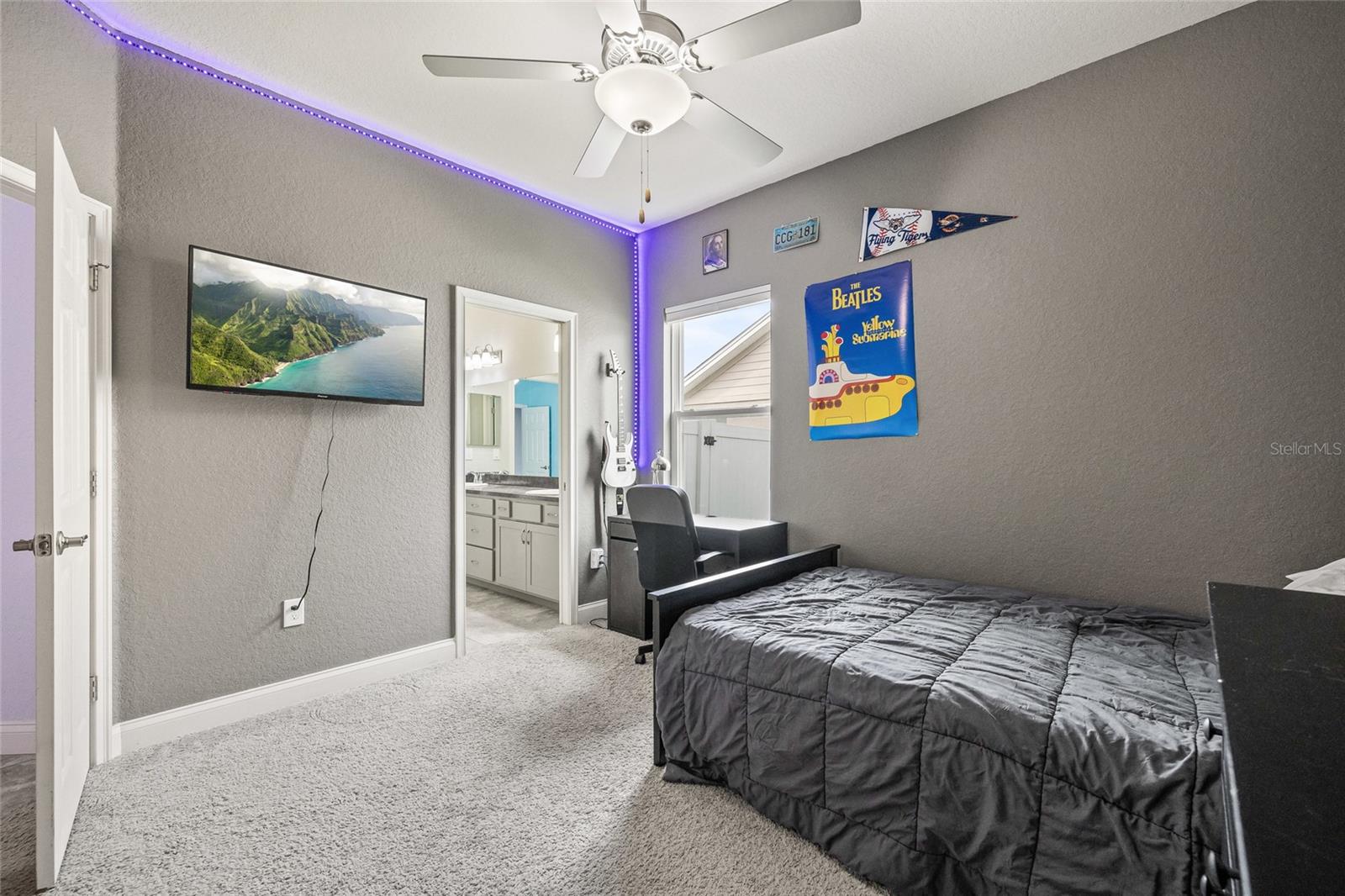 Image 37 of 48 For 5811 Valentino Way