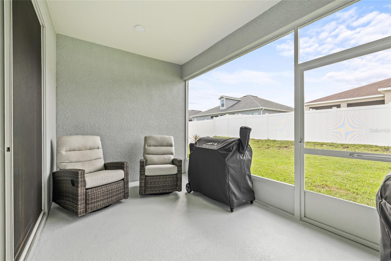 Image 43 of 48 For 5811 Valentino Way