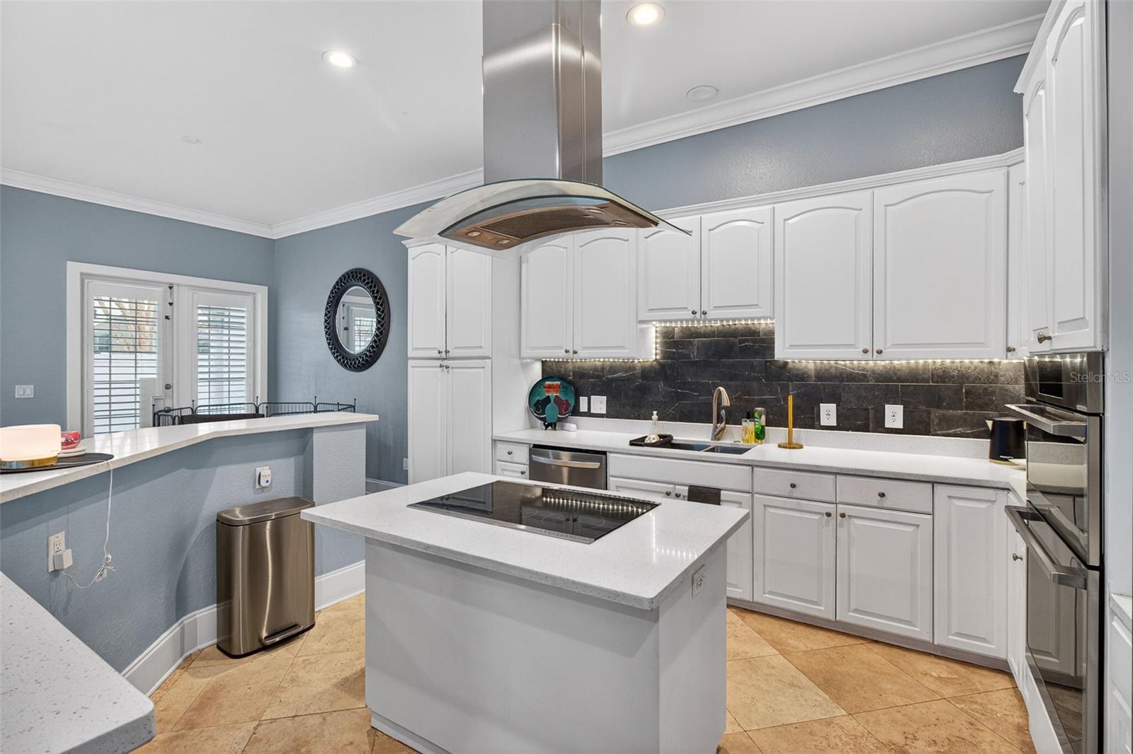 Image 14 of 55 For 5601 Bayshore Boulevard F