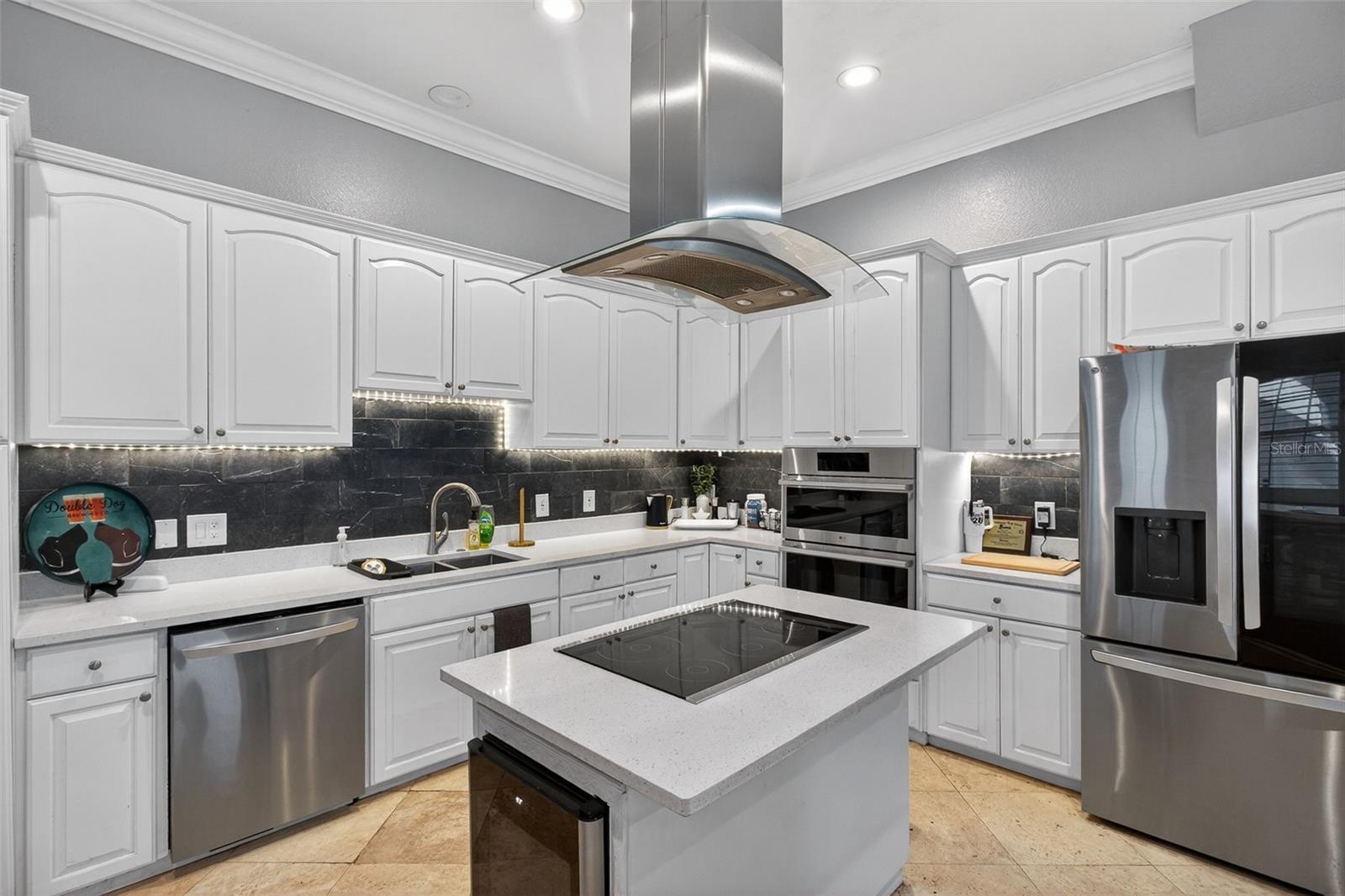 Image 22 of 55 For 5601 Bayshore Boulevard F