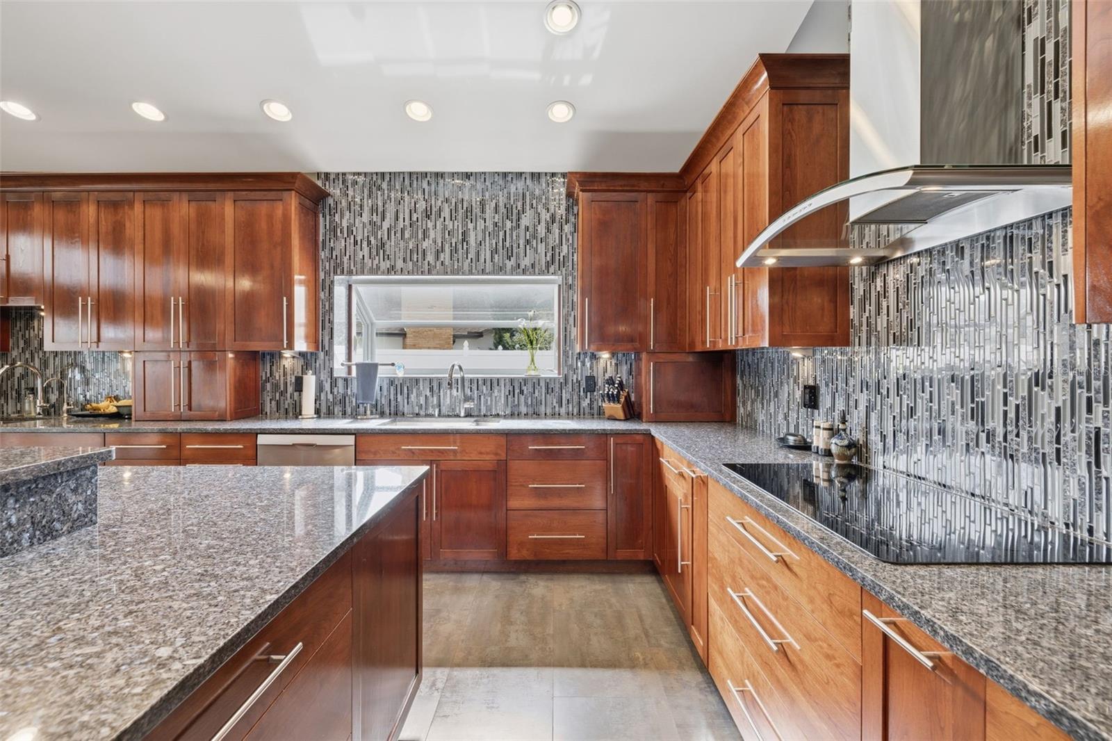 Image 11 of 72 For 6416 Thoroughbred Loop