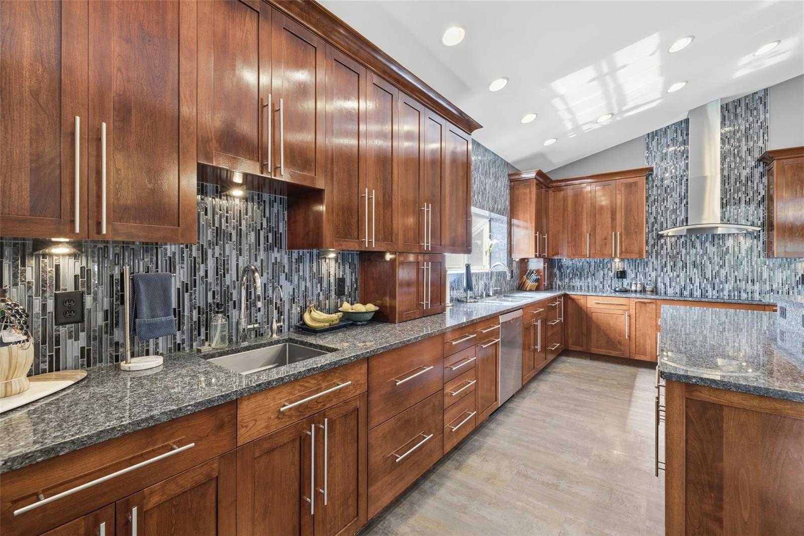 Image 12 of 72 For 6416 Thoroughbred Loop