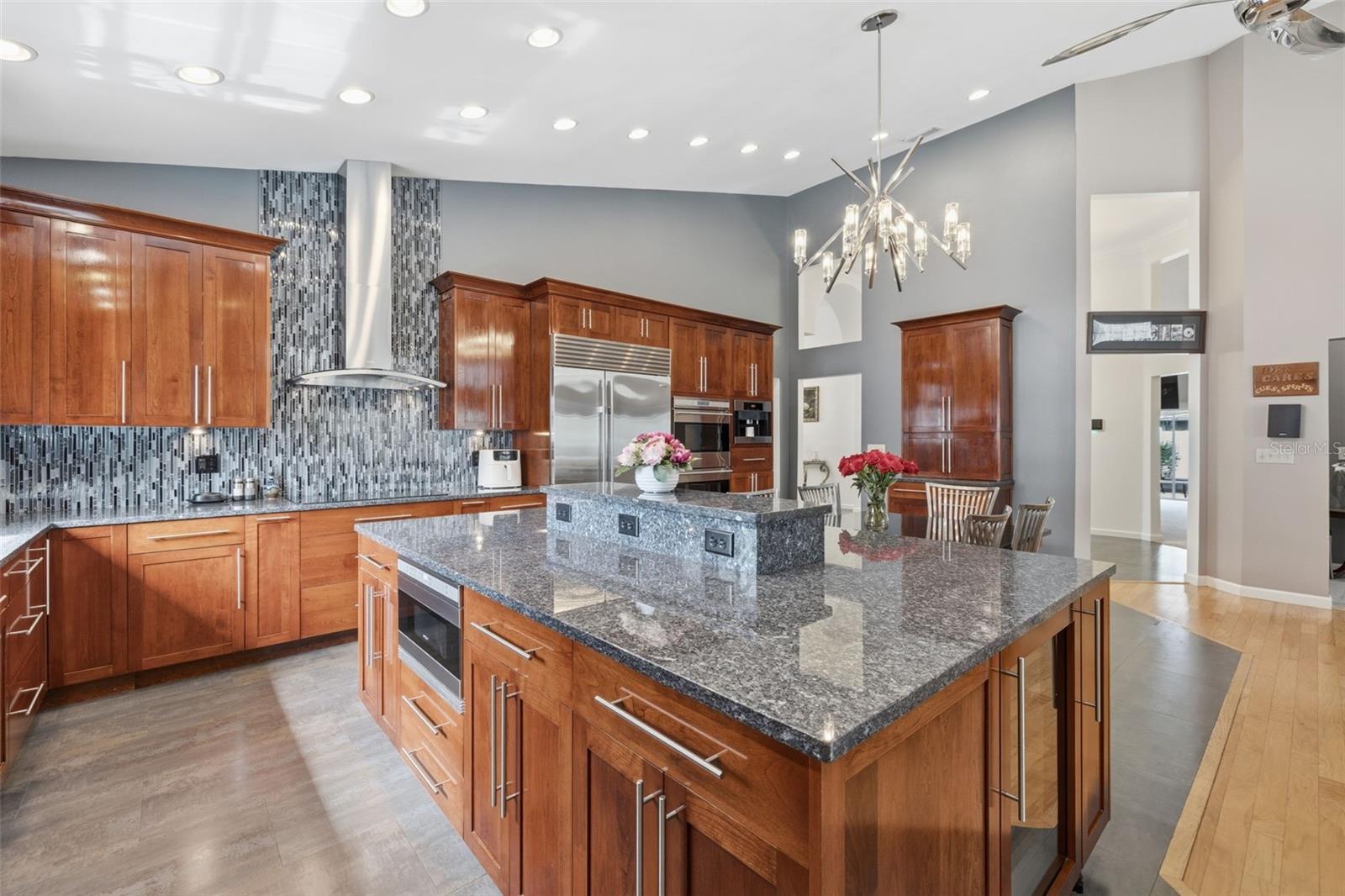 Image 14 of 72 For 6416 Thoroughbred Loop