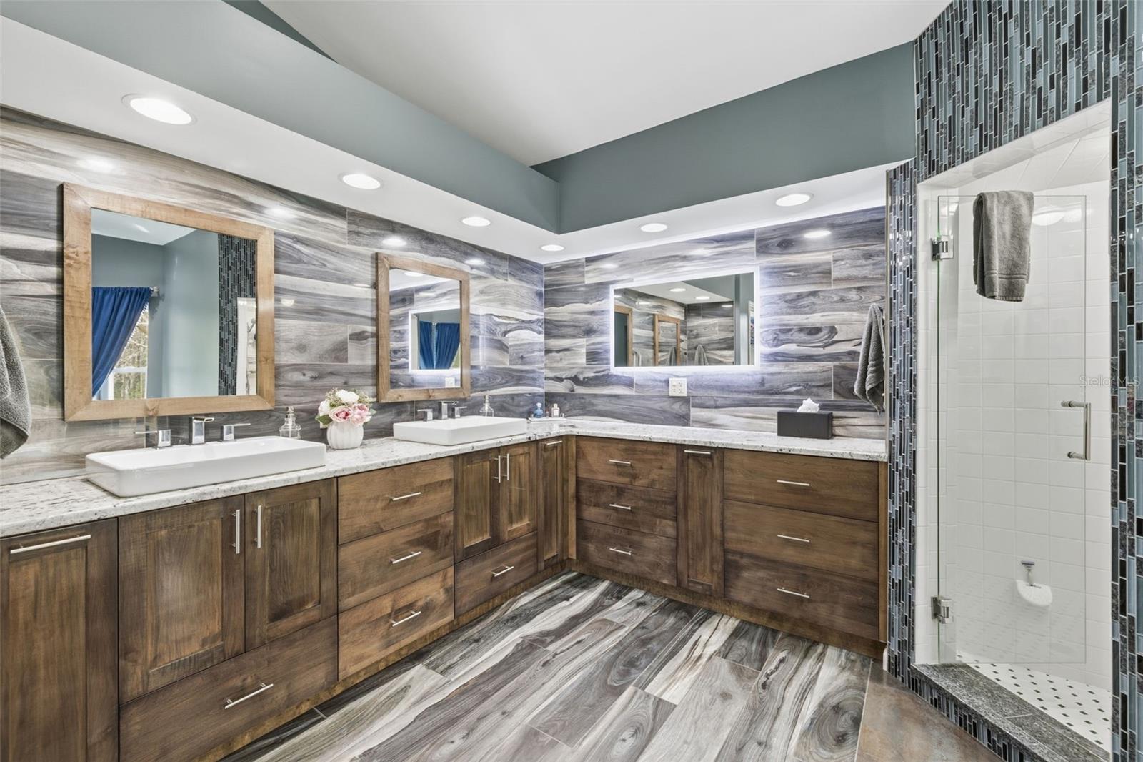 Image 21 of 72 For 6416 Thoroughbred Loop