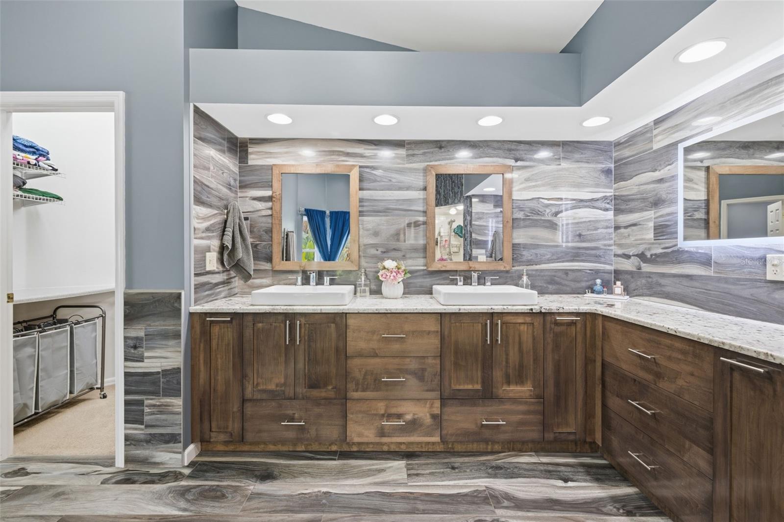 Image 23 of 72 For 6416 Thoroughbred Loop