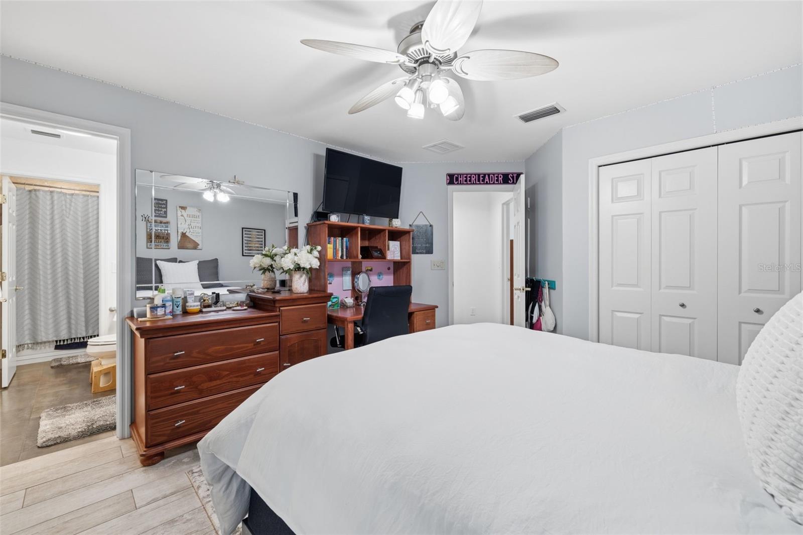 Image 29 of 72 For 6416 Thoroughbred Loop