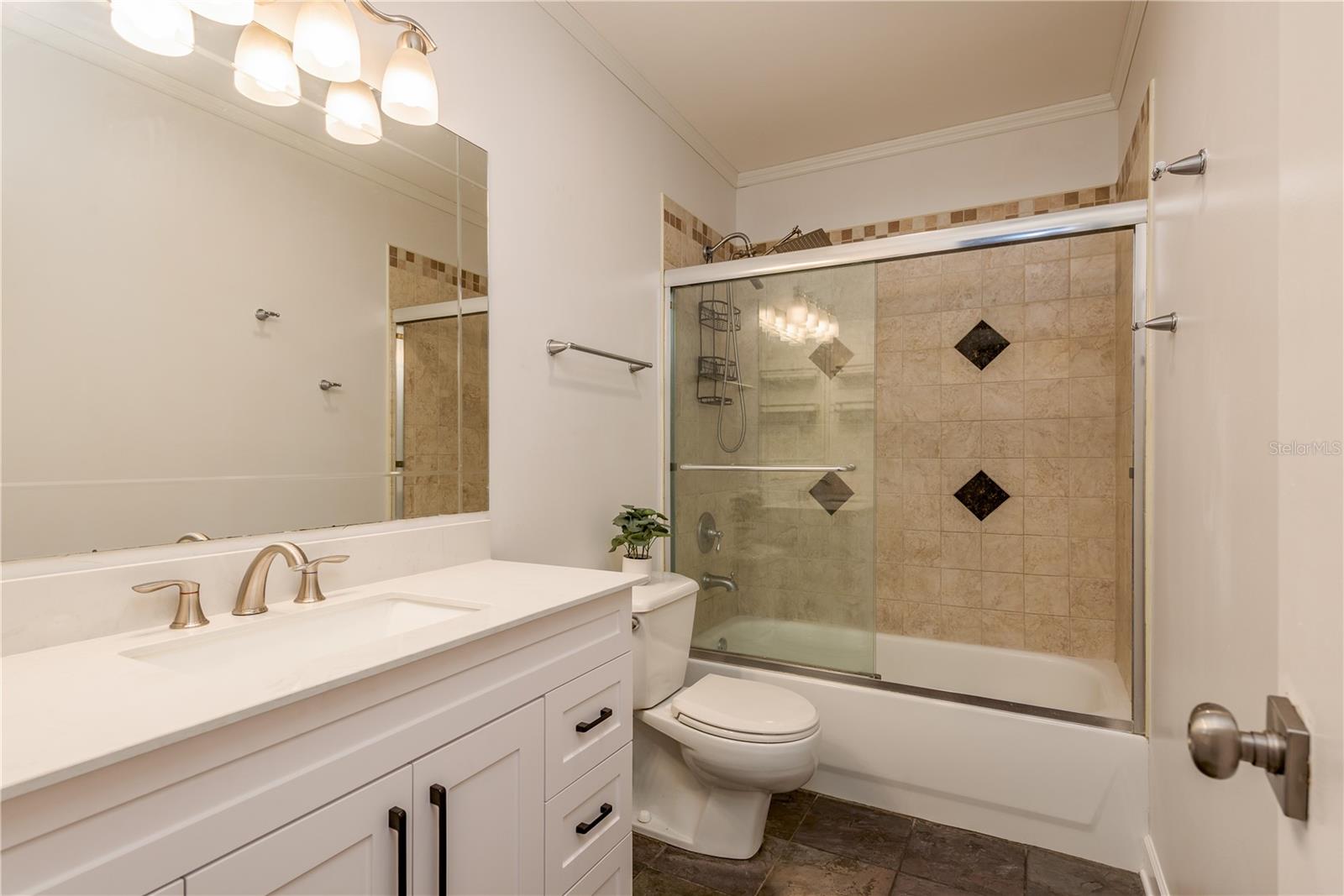 Image 17 of 40 For 4507 Oak Drive P72