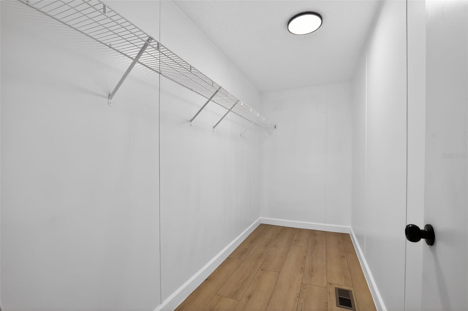 Image 20 of 28 For 21690 40th Street