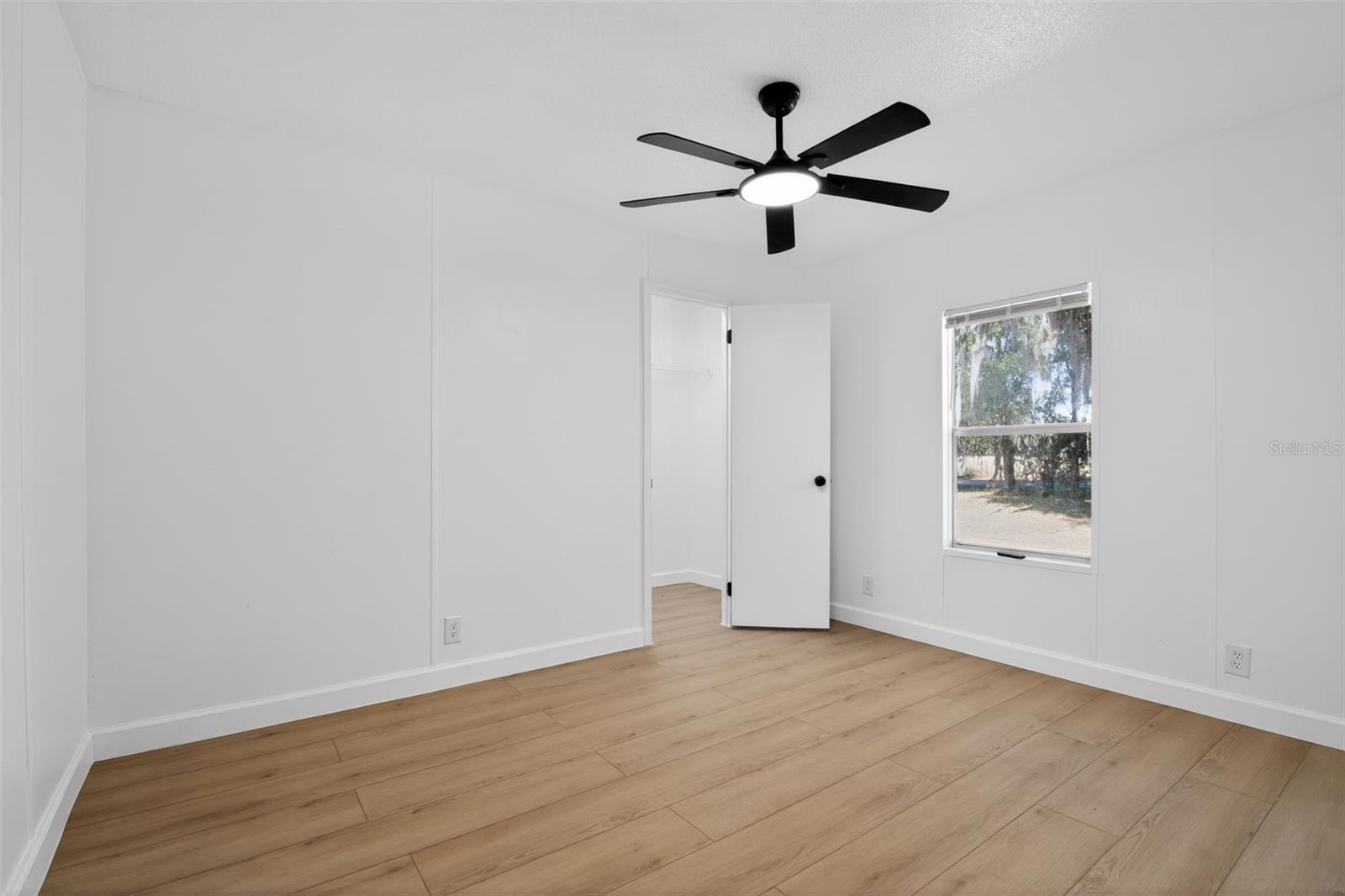 Image 21 of 28 For 21690 40th Street