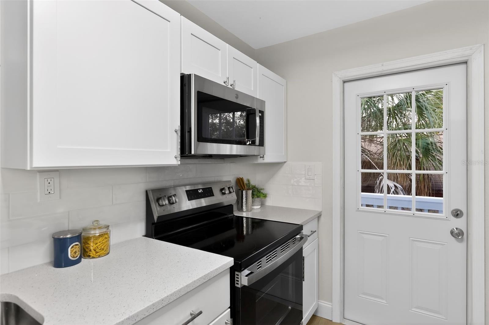 Image 11 of 27 For 522 Morgan Street