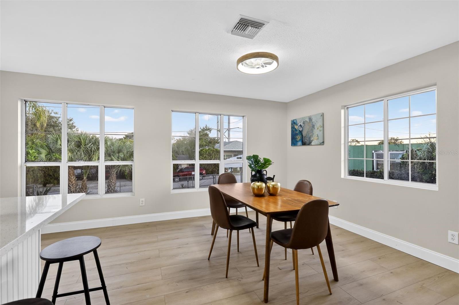 Image 12 of 27 For 522 Morgan Street