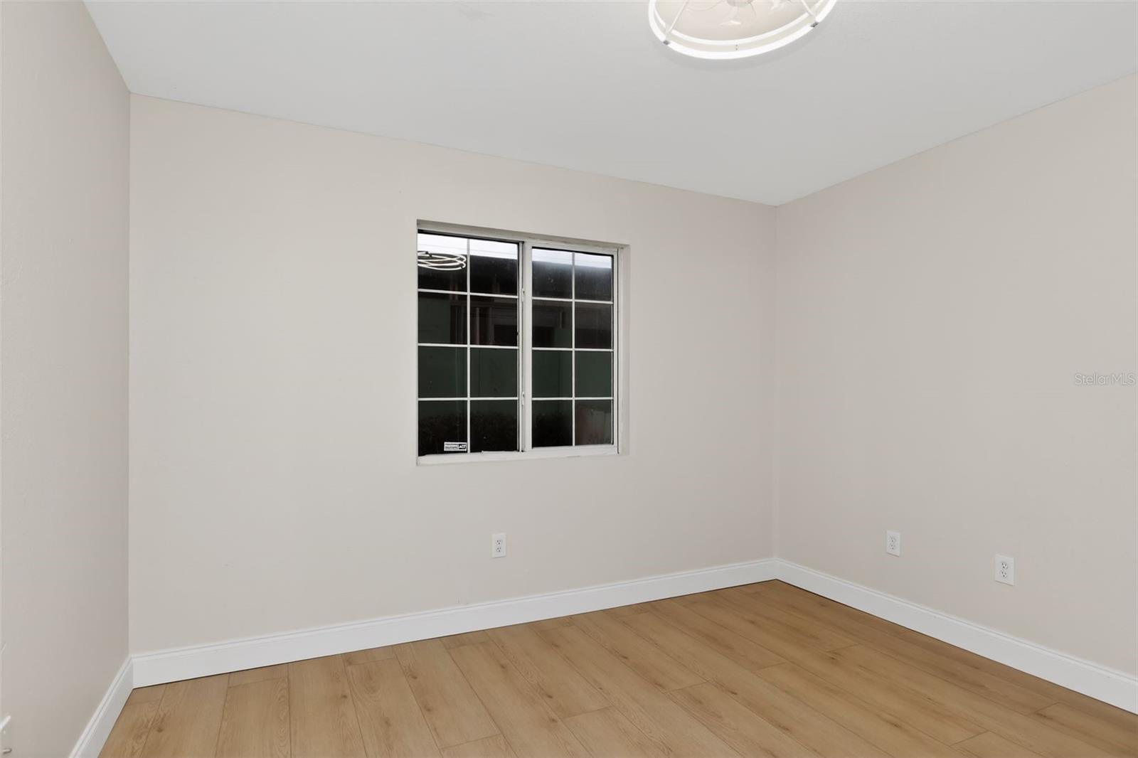 Image 20 of 27 For 522 Morgan Street