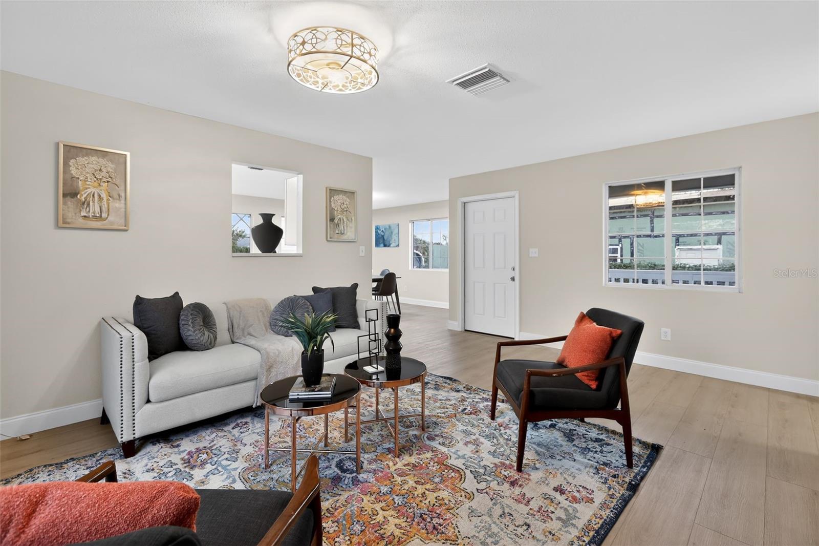 Image 5 of 27 For 522 Morgan Street