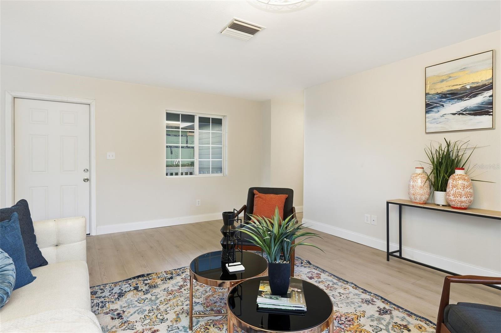 Image 7 of 27 For 522 Morgan Street