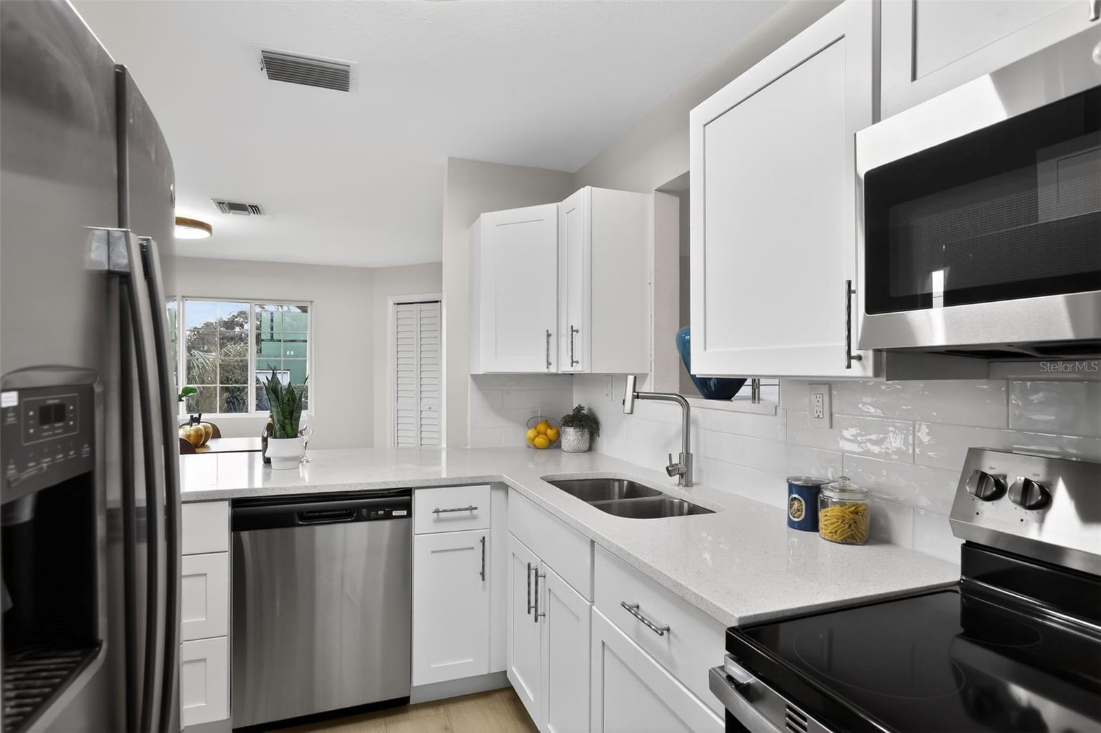 Image 9 of 27 For 522 Morgan Street