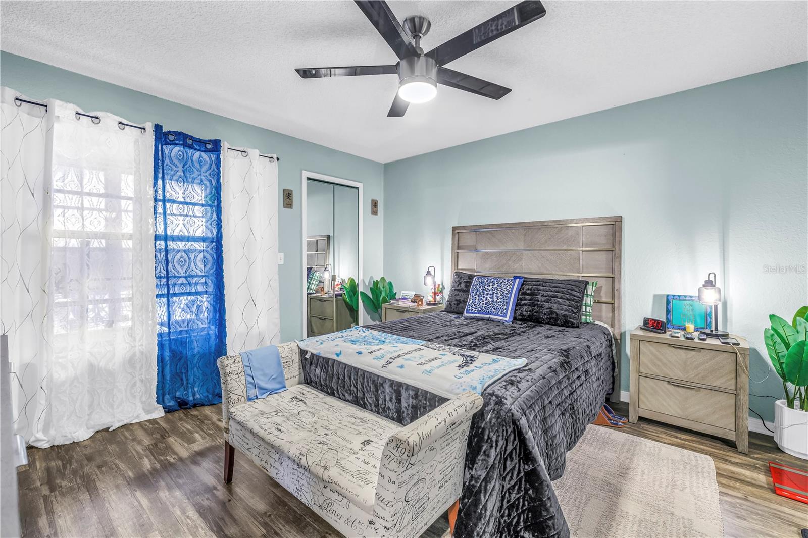 Image 17 of 47 For 9049 Antigua Drive