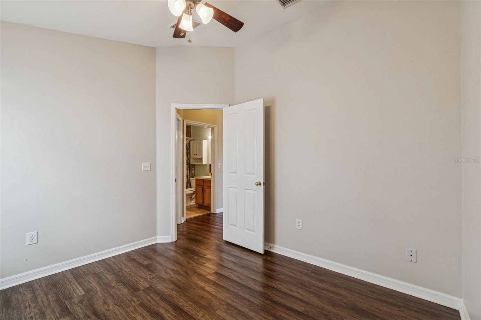 Image 26 of 37 For 8245 Crescent Moon Drive