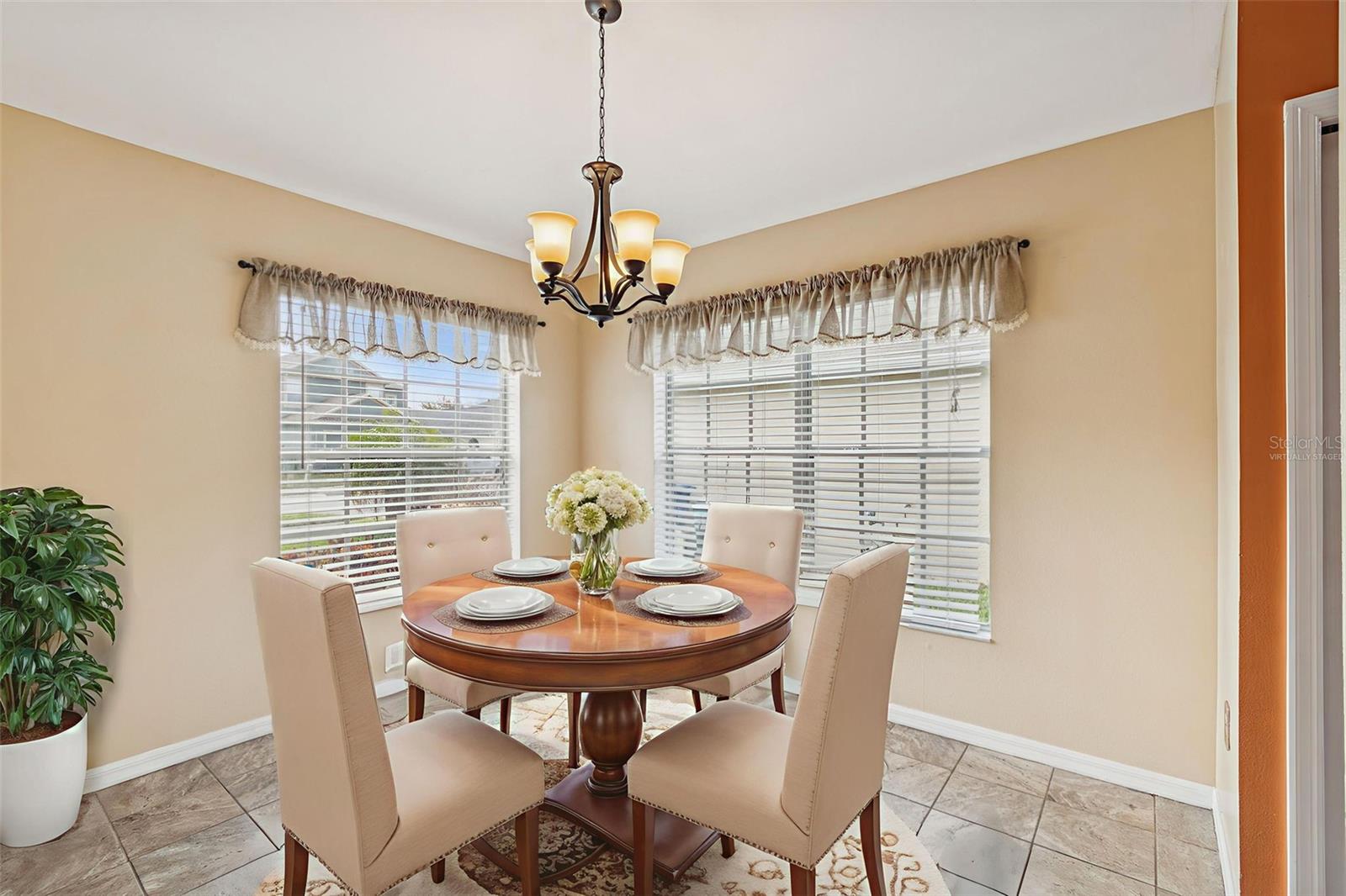 Image 8 of 37 For 8245 Crescent Moon Drive