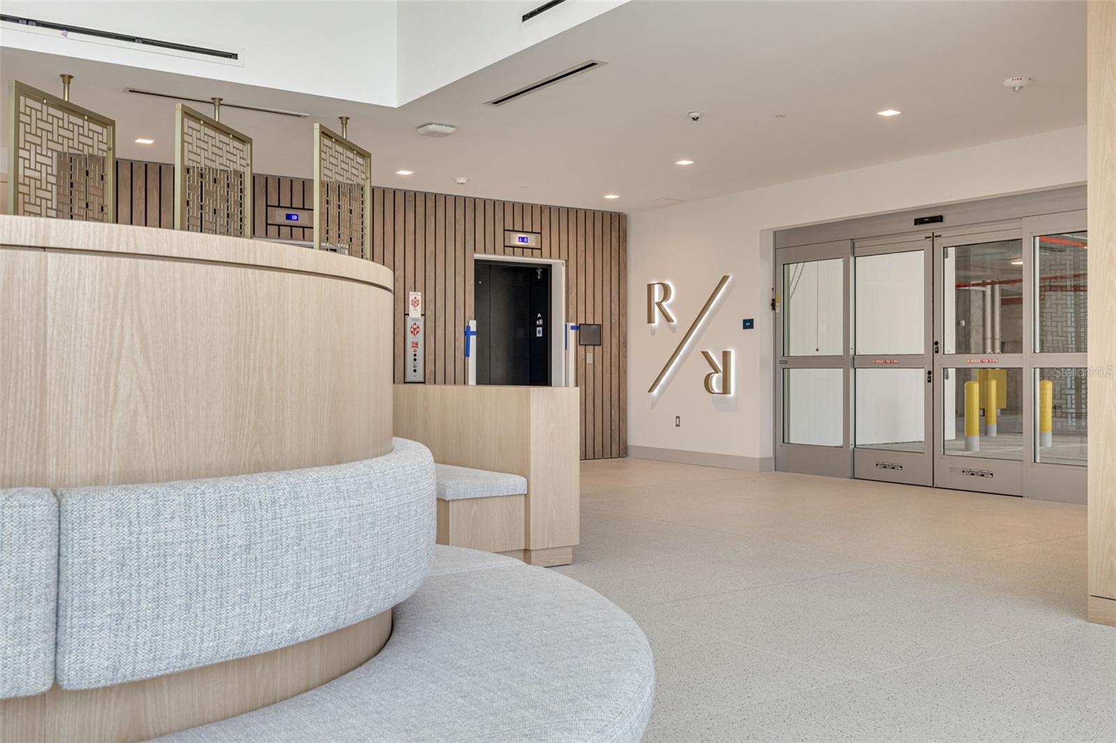 Image 32 of 36 For 777 3rd Avenue N 1507