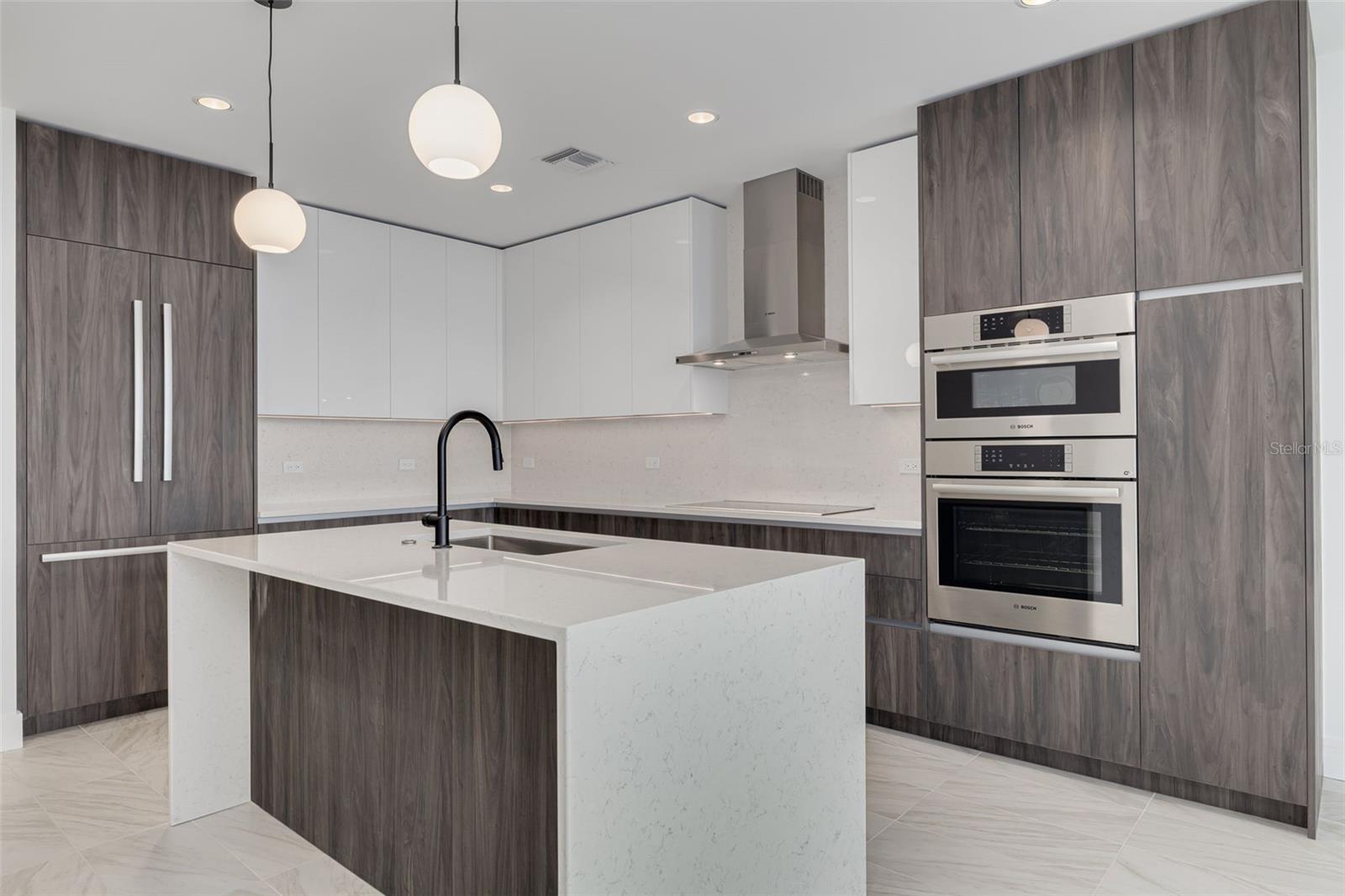 Image 7 of 36 For 777 3rd Avenue N 1507