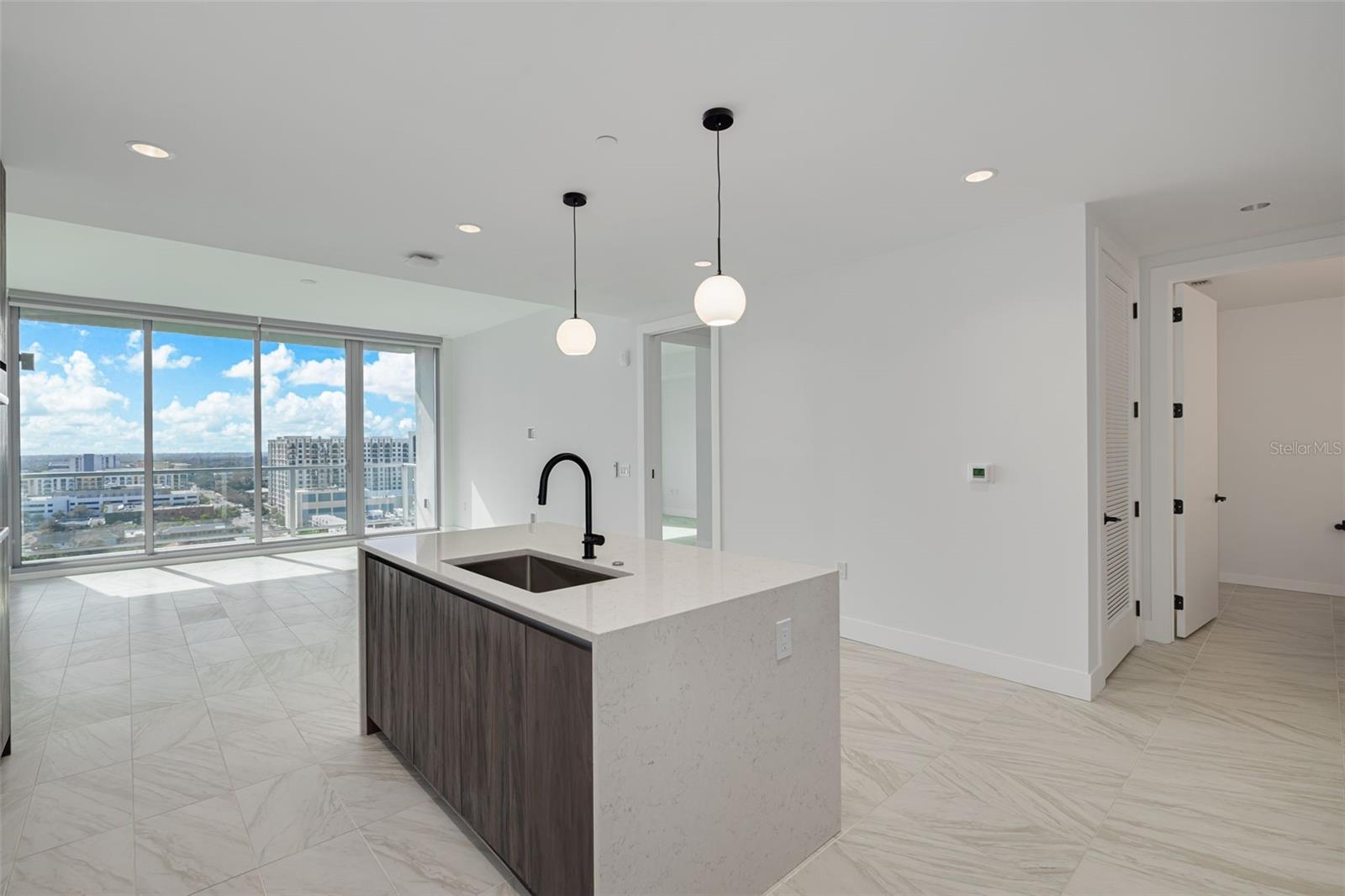 Image 9 of 36 For 777 3rd Avenue N 1507