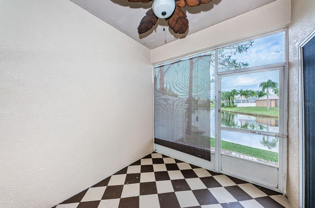 Image 20 of 41 For 605 Vallance Way Ne