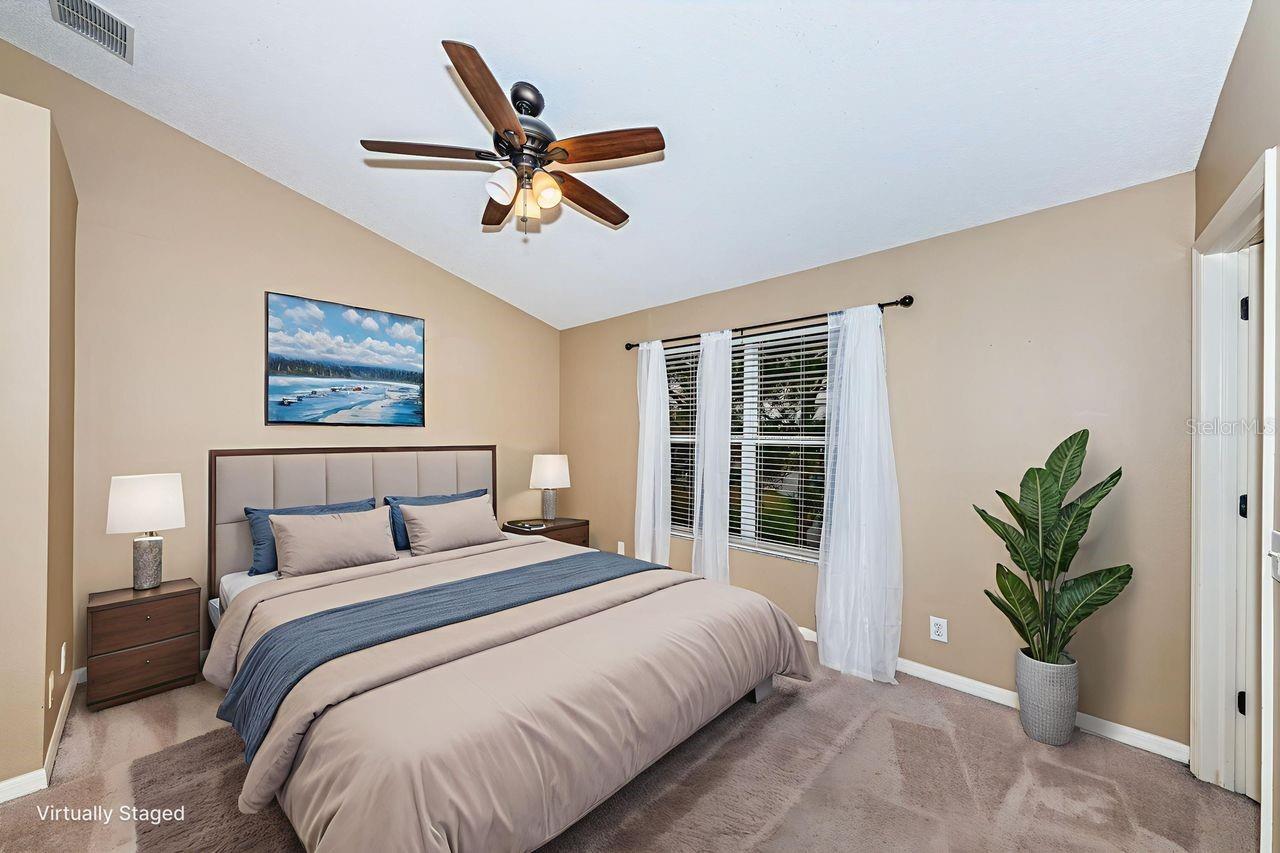 Image 22 of 41 For 605 Vallance Way Ne