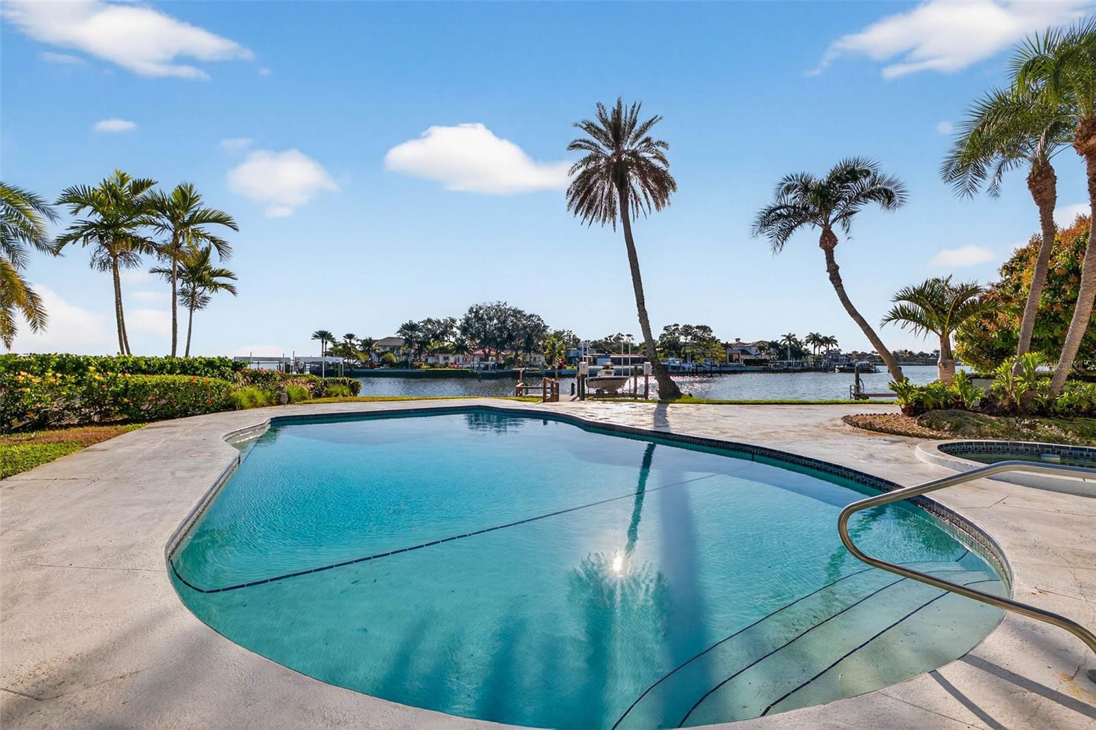 Image 16 of 33 For 1323 Snell Harbor Drive Ne