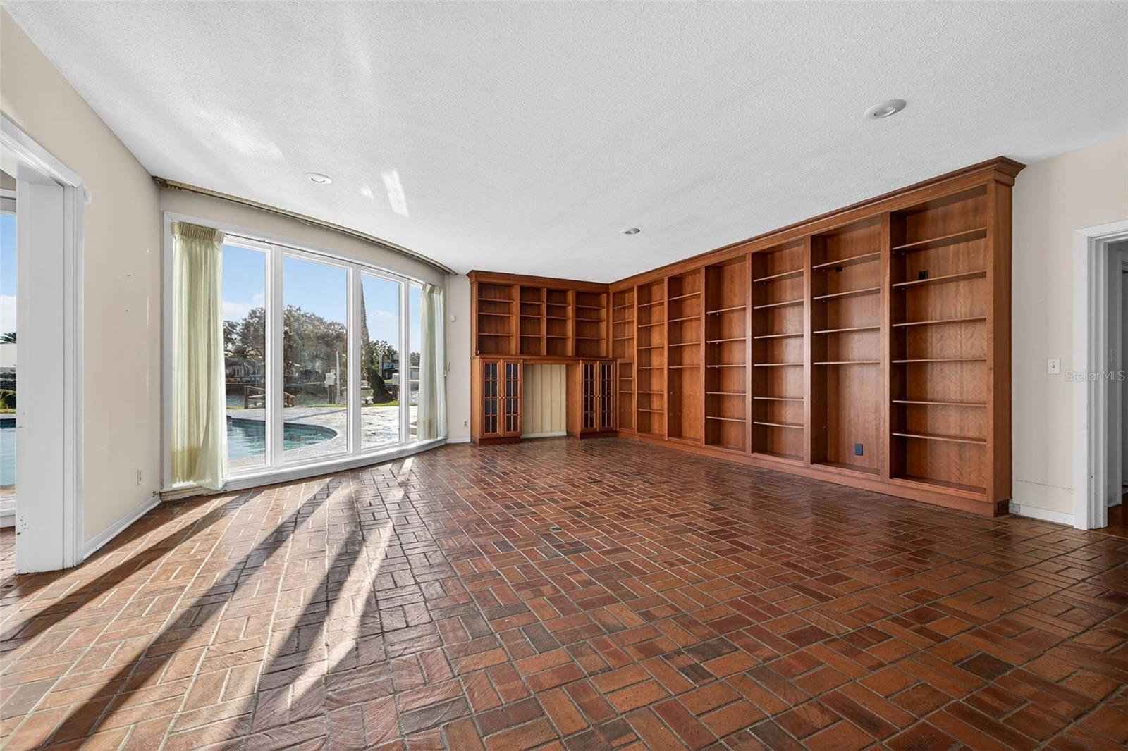 Image 9 of 33 For 1323 Snell Harbor Drive Ne