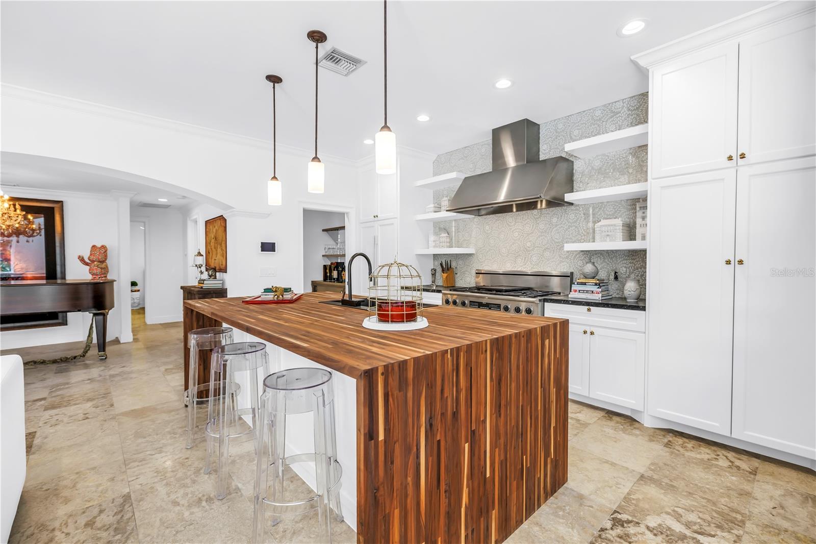 Image 19 of 55 For 145 Bay Point Drive Ne