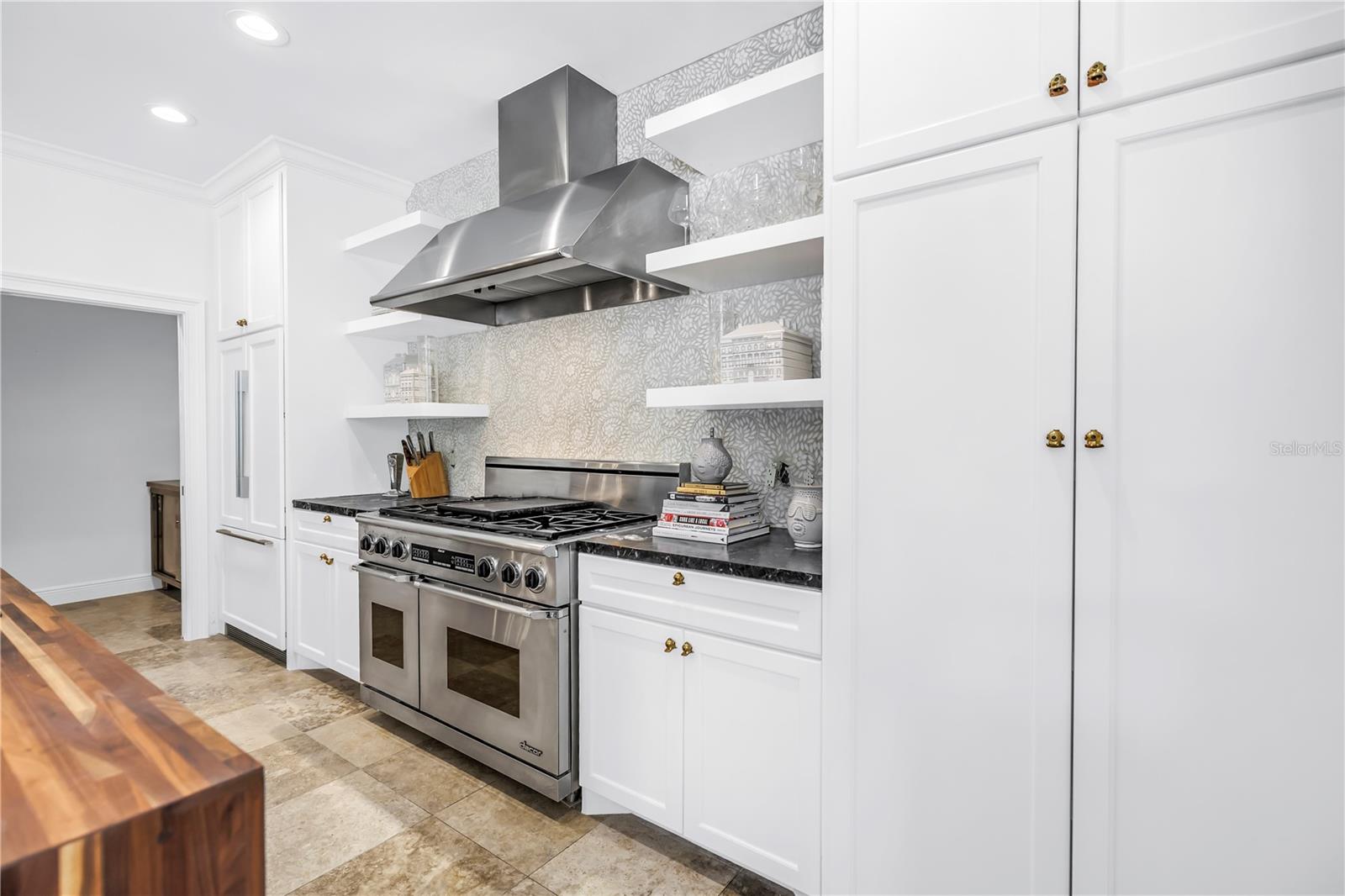 Image 21 of 55 For 145 Bay Point Drive Ne