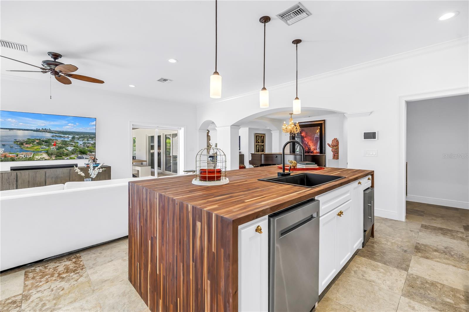 Image 22 of 55 For 145 Bay Point Drive Ne