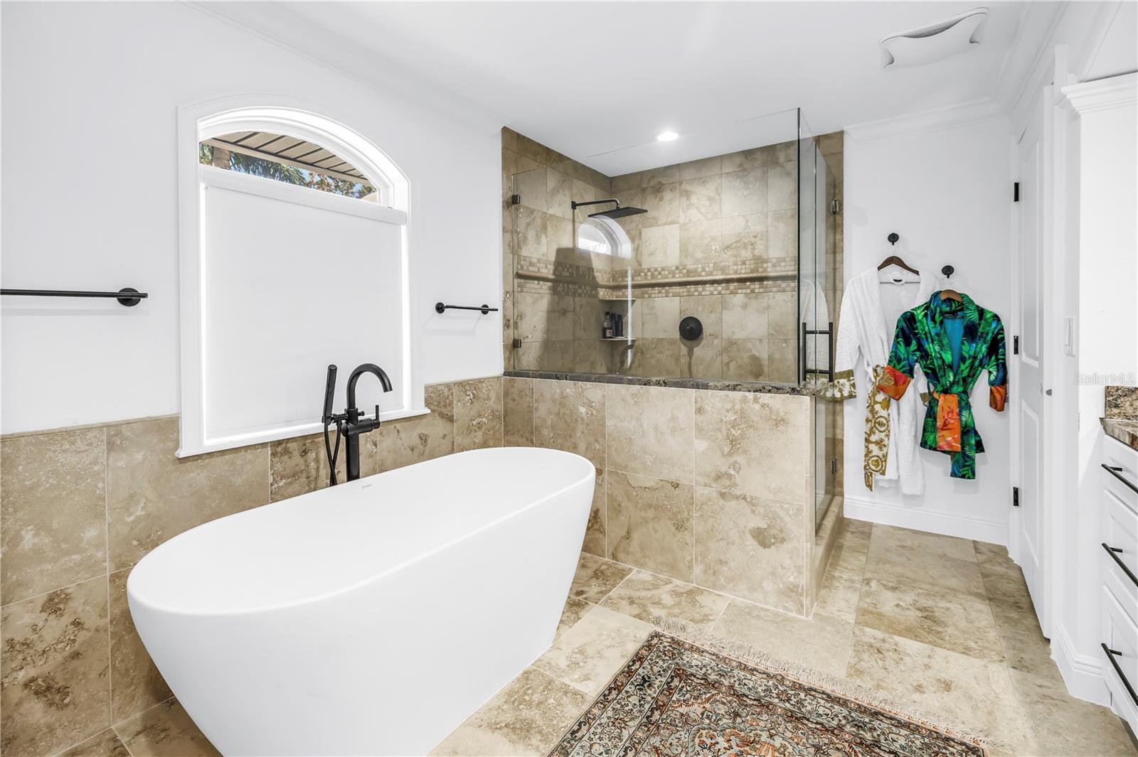 Image 30 of 55 For 145 Bay Point Drive Ne