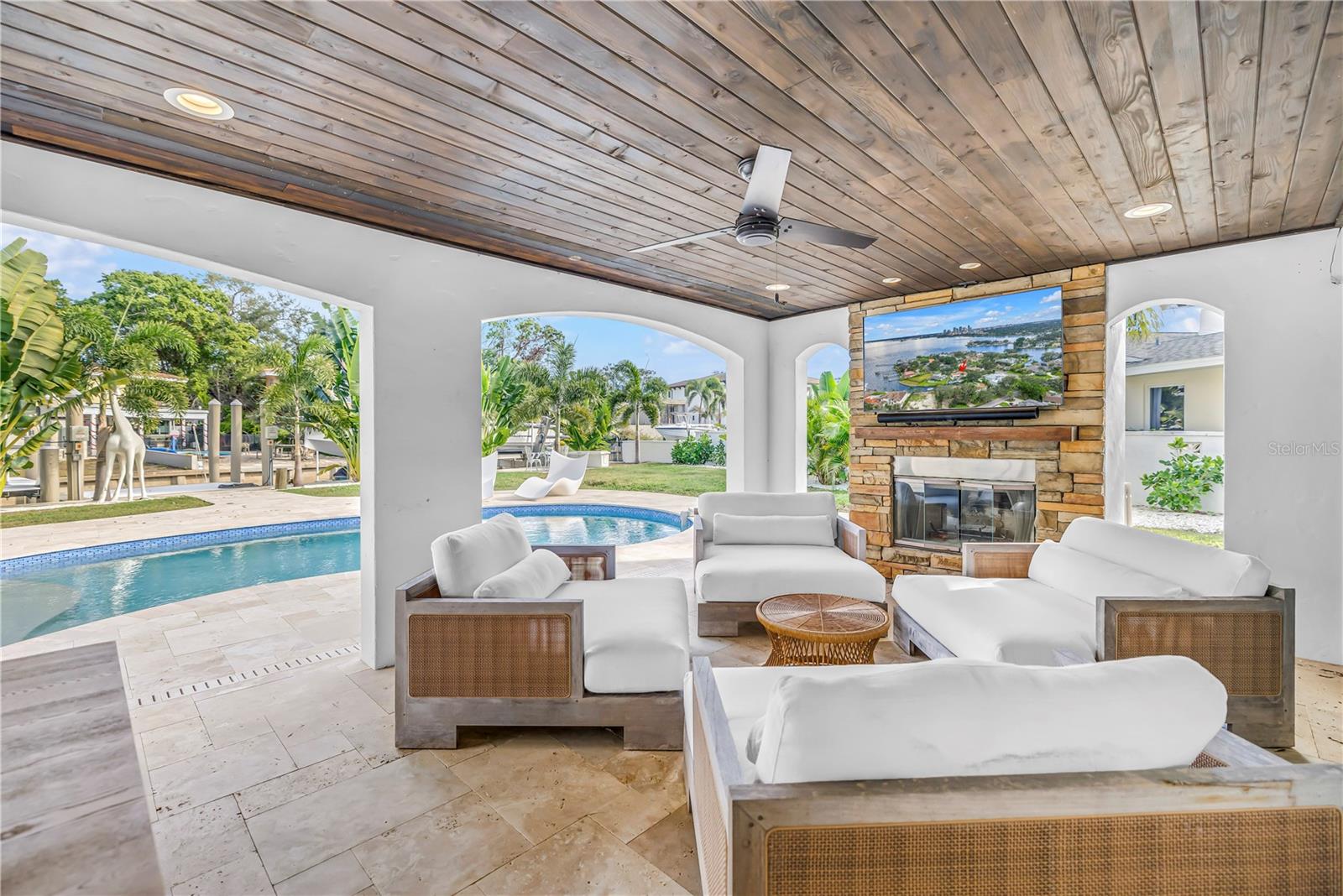 Image 38 of 55 For 145 Bay Point Drive Ne