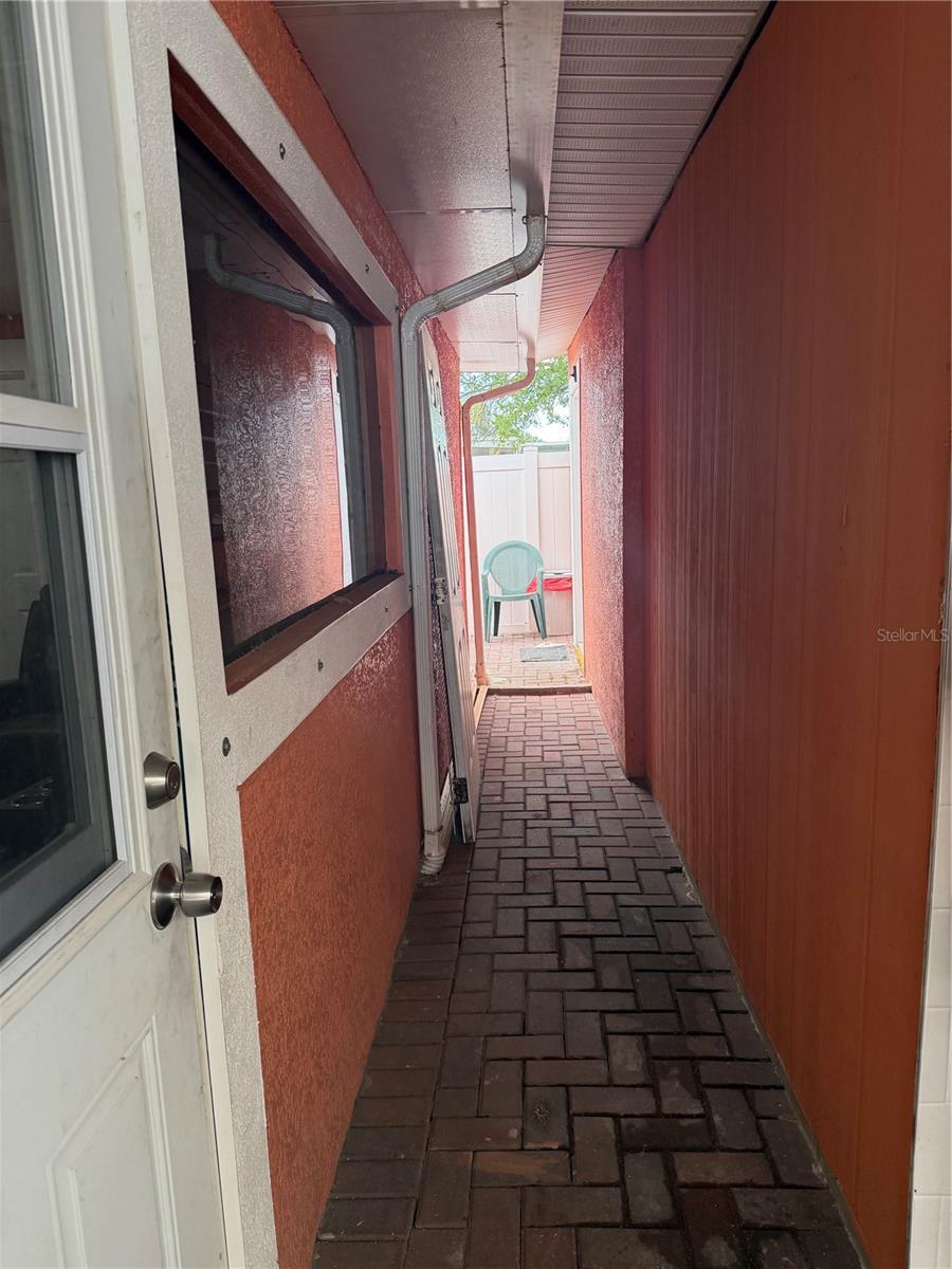 Image 14 of 26 For 4627 Byerle Circle