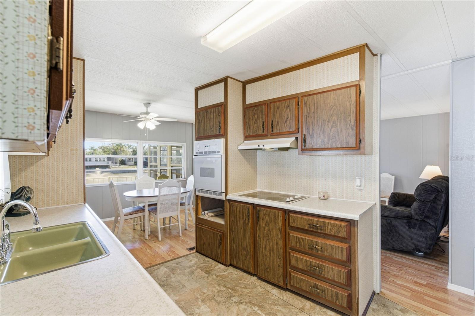 Listing photo id 9 for 39248 Us Highway 19 N 157