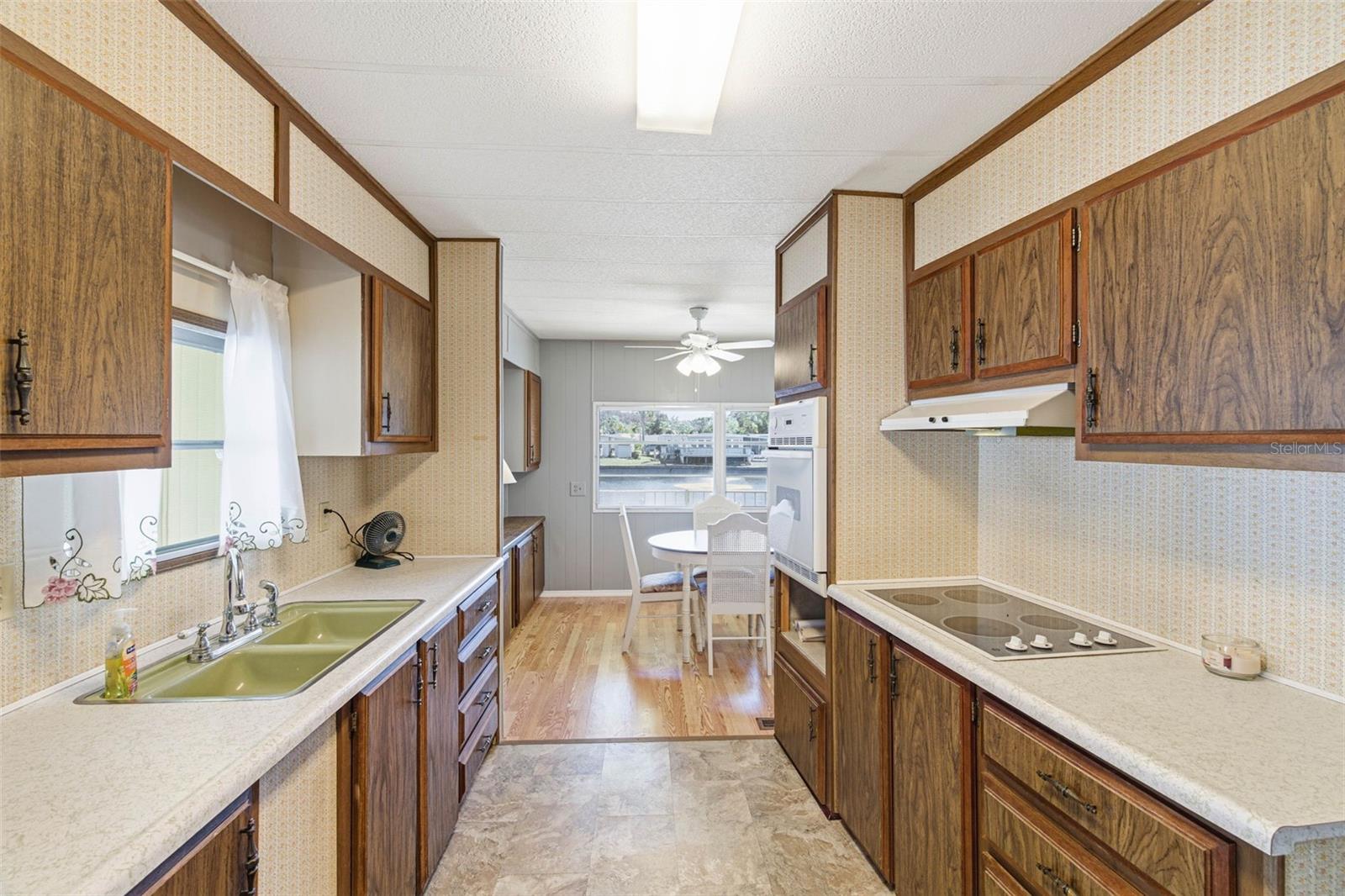 Listing photo id 10 for 39248 Us Highway 19 N 157