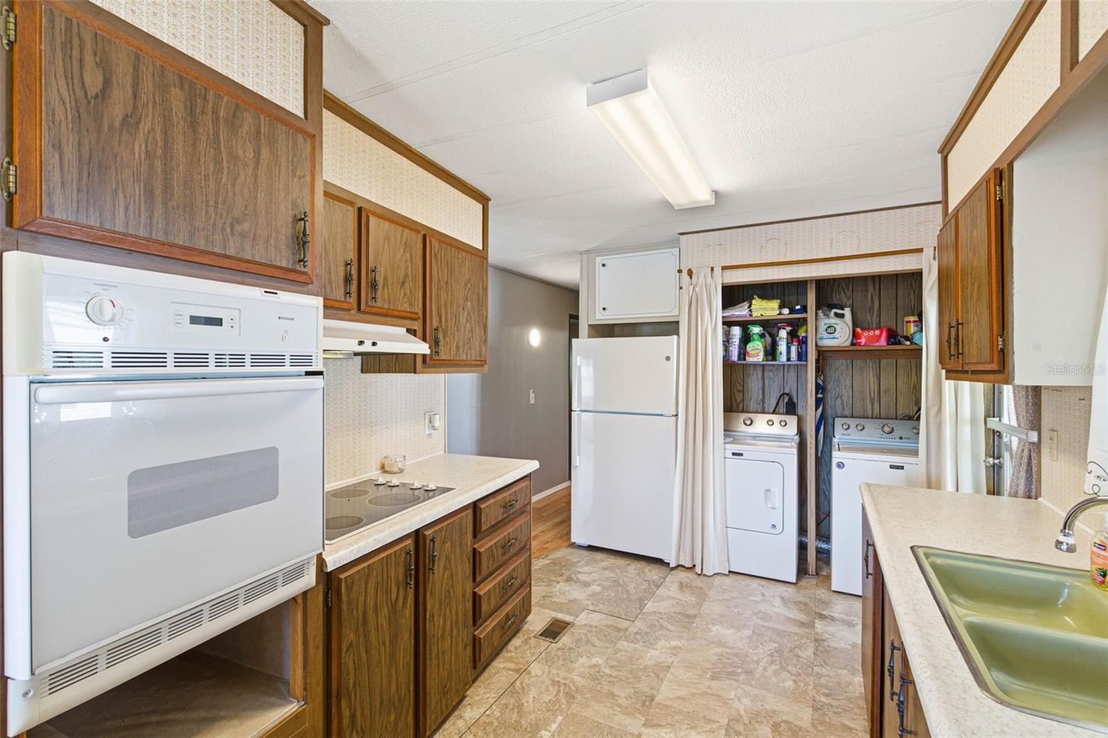 Listing photo id 12 for 39248 Us Highway 19 N 157