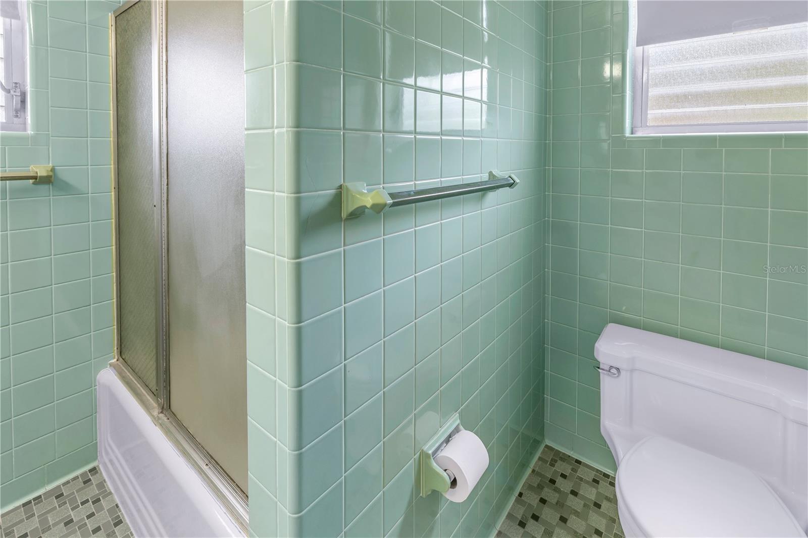 Image 12 of 14 For 356 1-2 14th Avenue Ne