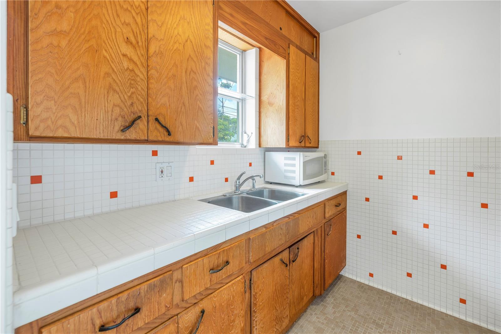 Image 6 of 14 For 356 1-2 14th Avenue Ne