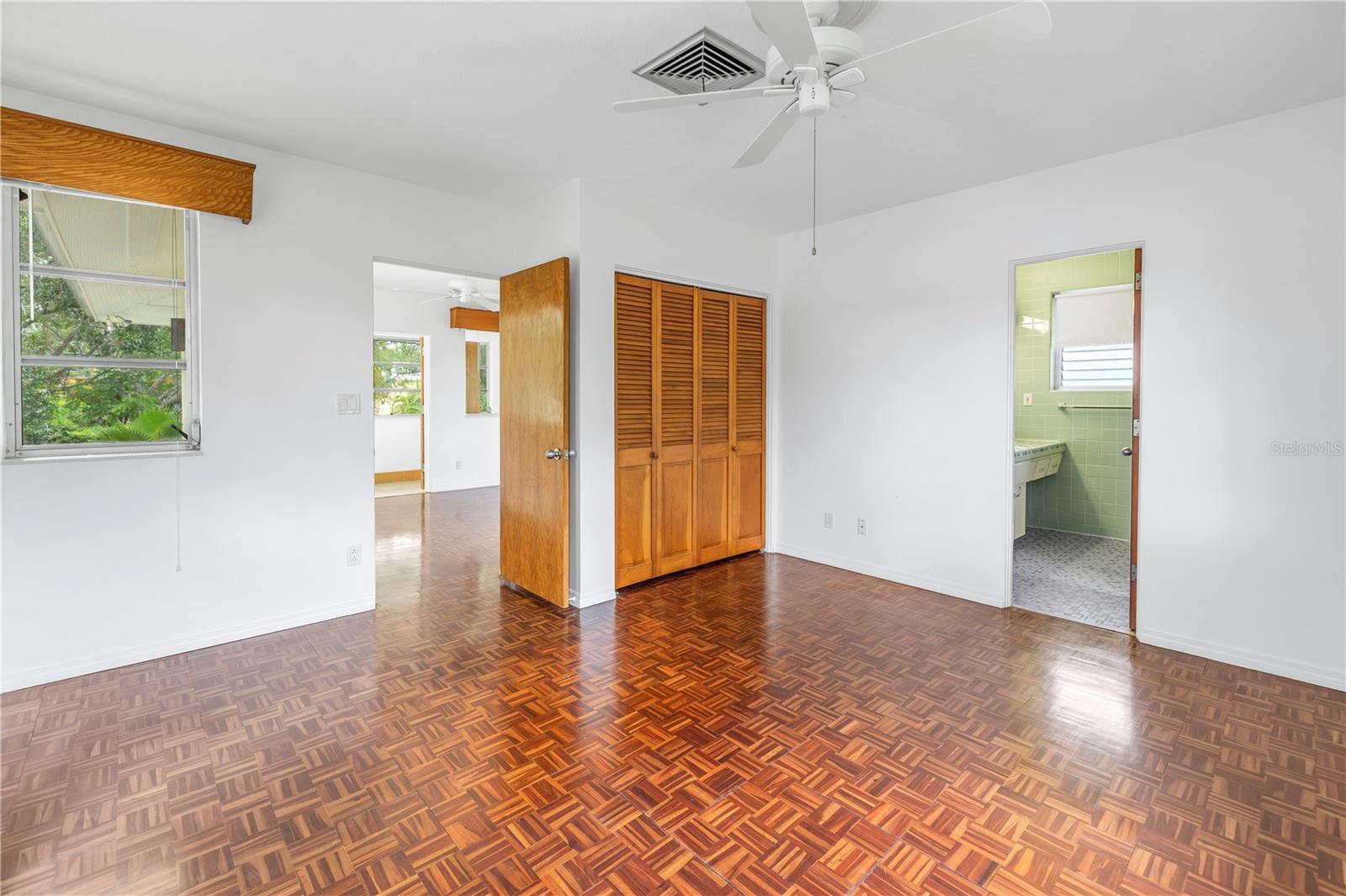 Image 9 of 14 For 356 1-2 14th Avenue Ne