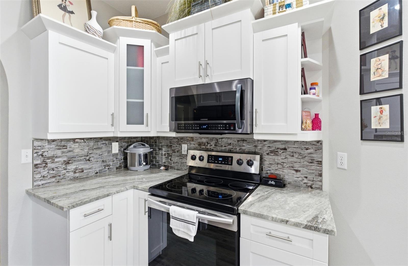 Image 20 of 48 For 391 Wood Bridge Avenue