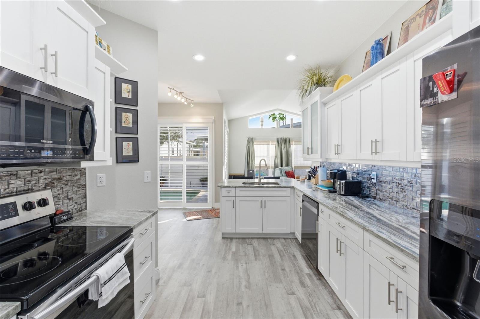 Image 22 of 48 For 391 Wood Bridge Avenue