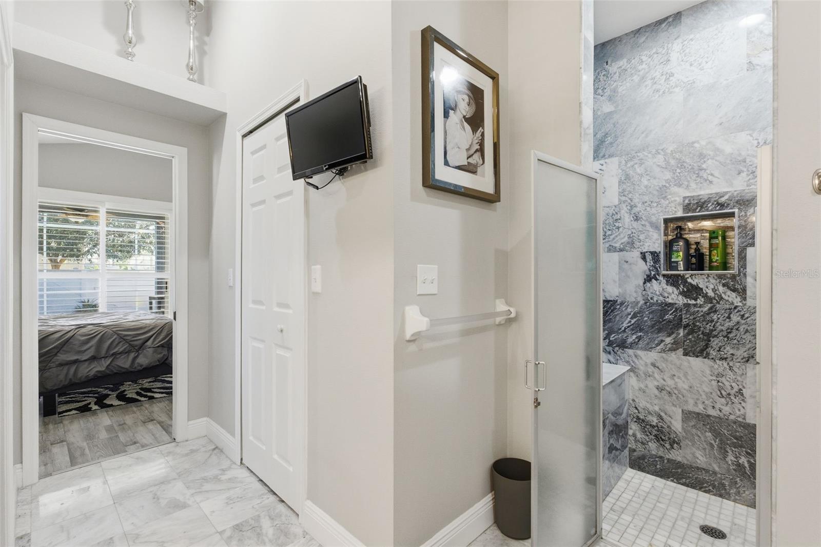 Image 29 of 48 For 391 Wood Bridge Avenue