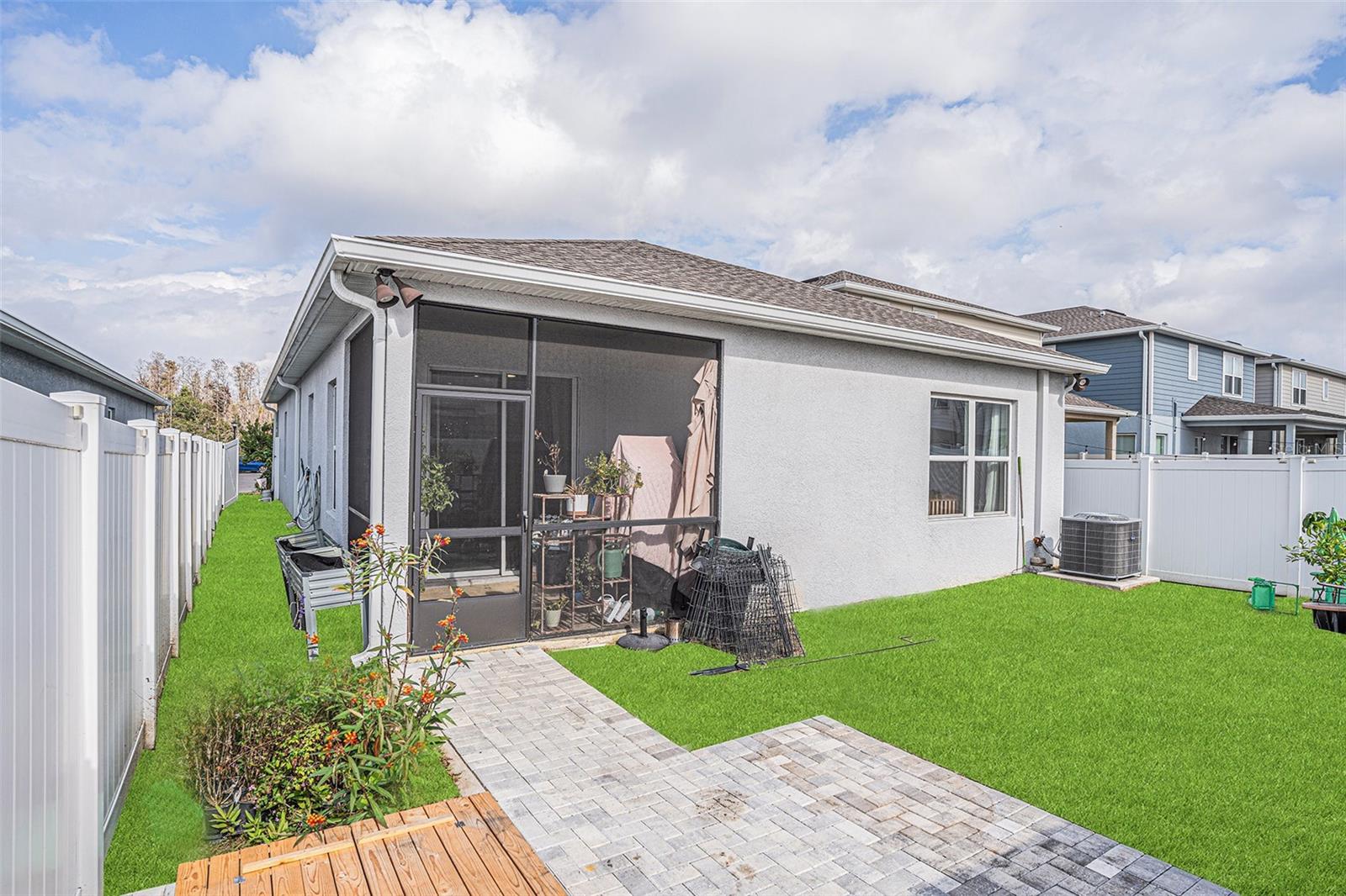 Image 23 of 25 For 19056 Heavenside Court