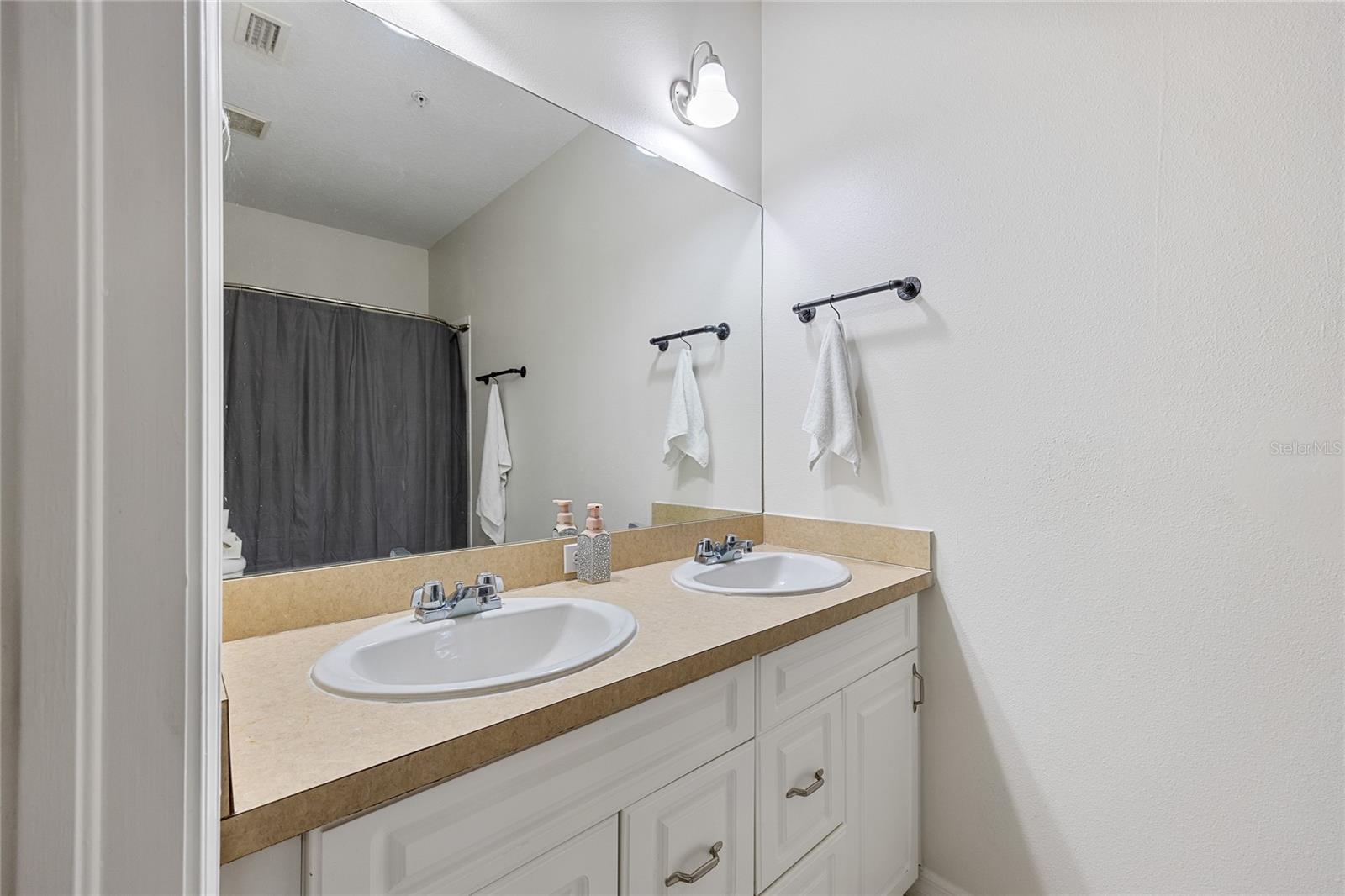 Image 23 of 31 For 5304 Terraza Court