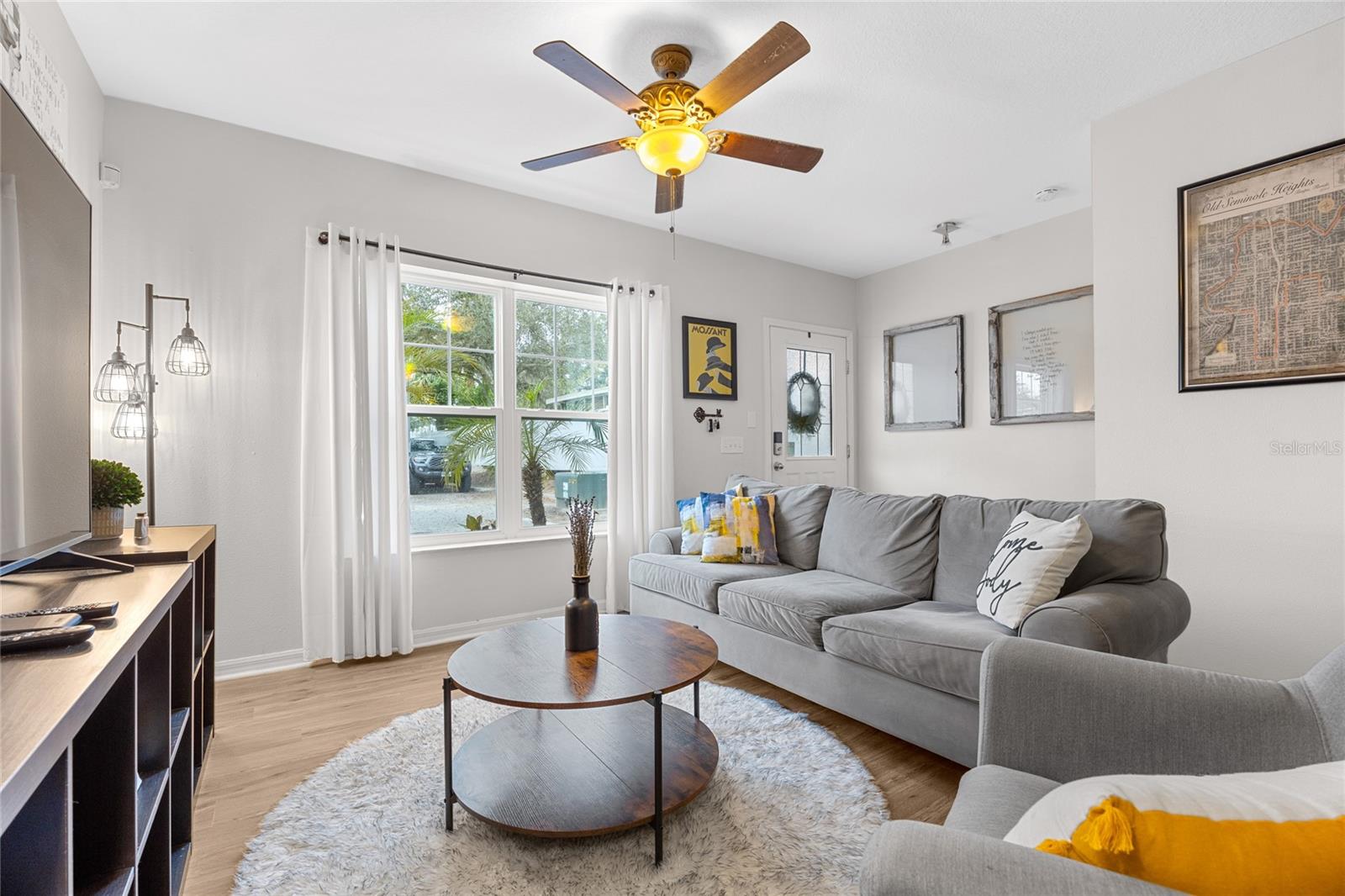 Image 4 of 31 For 5304 Terraza Court